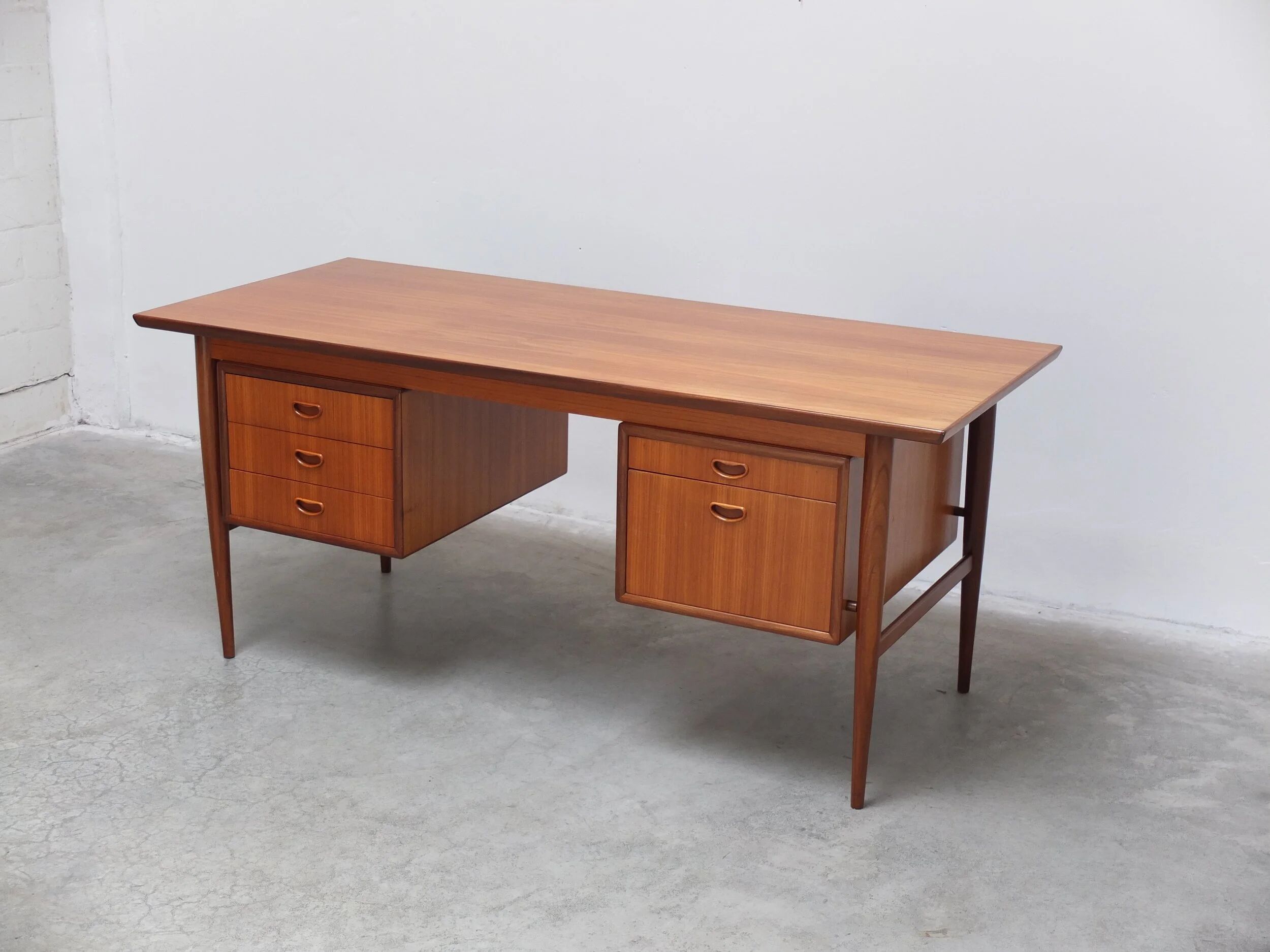Freestanding executive desk by Oswald Vermaercke for V-Form, 1960s