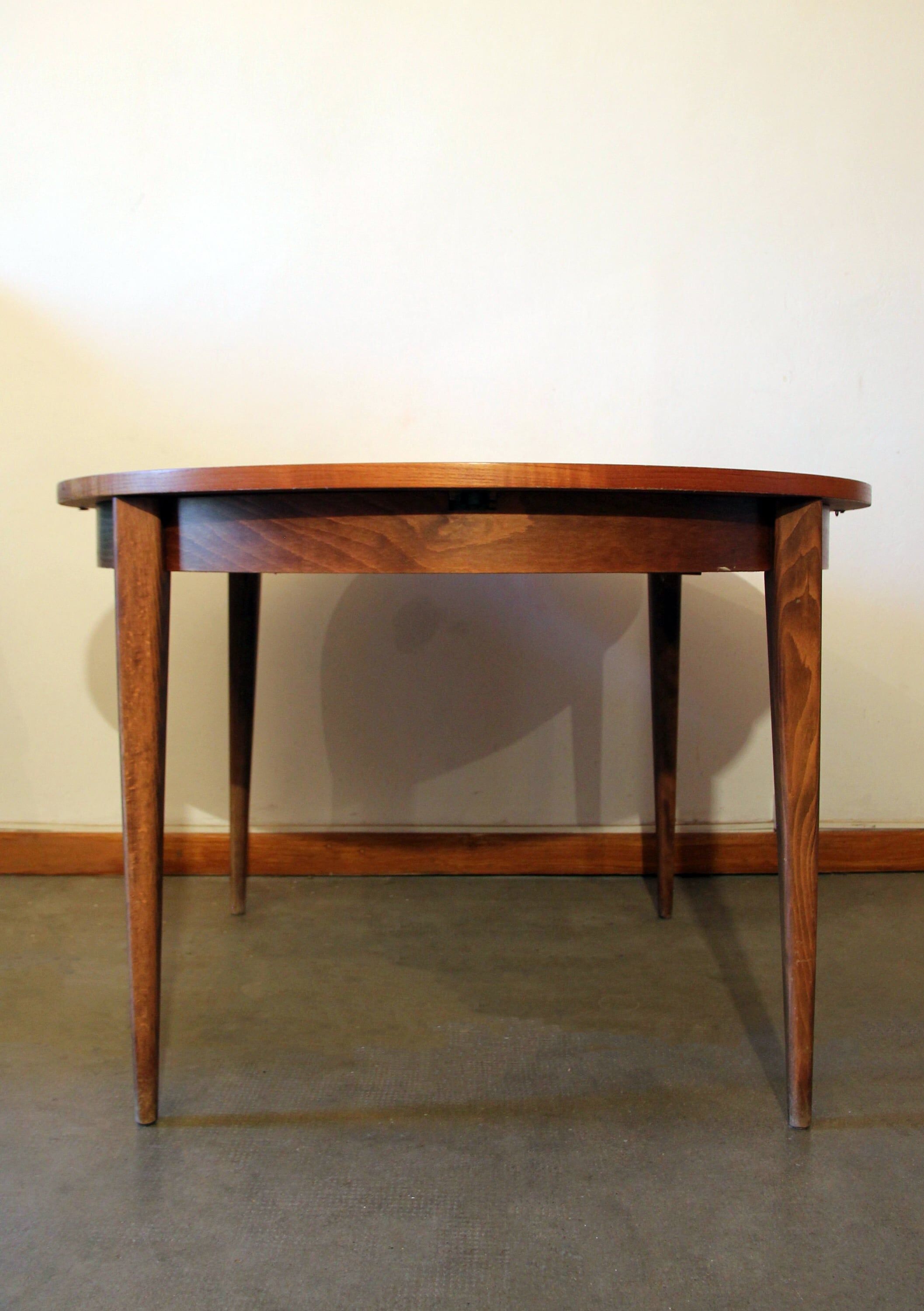 Vintage extendable round table