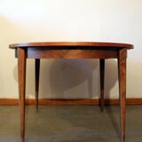 Vintage extendable round table