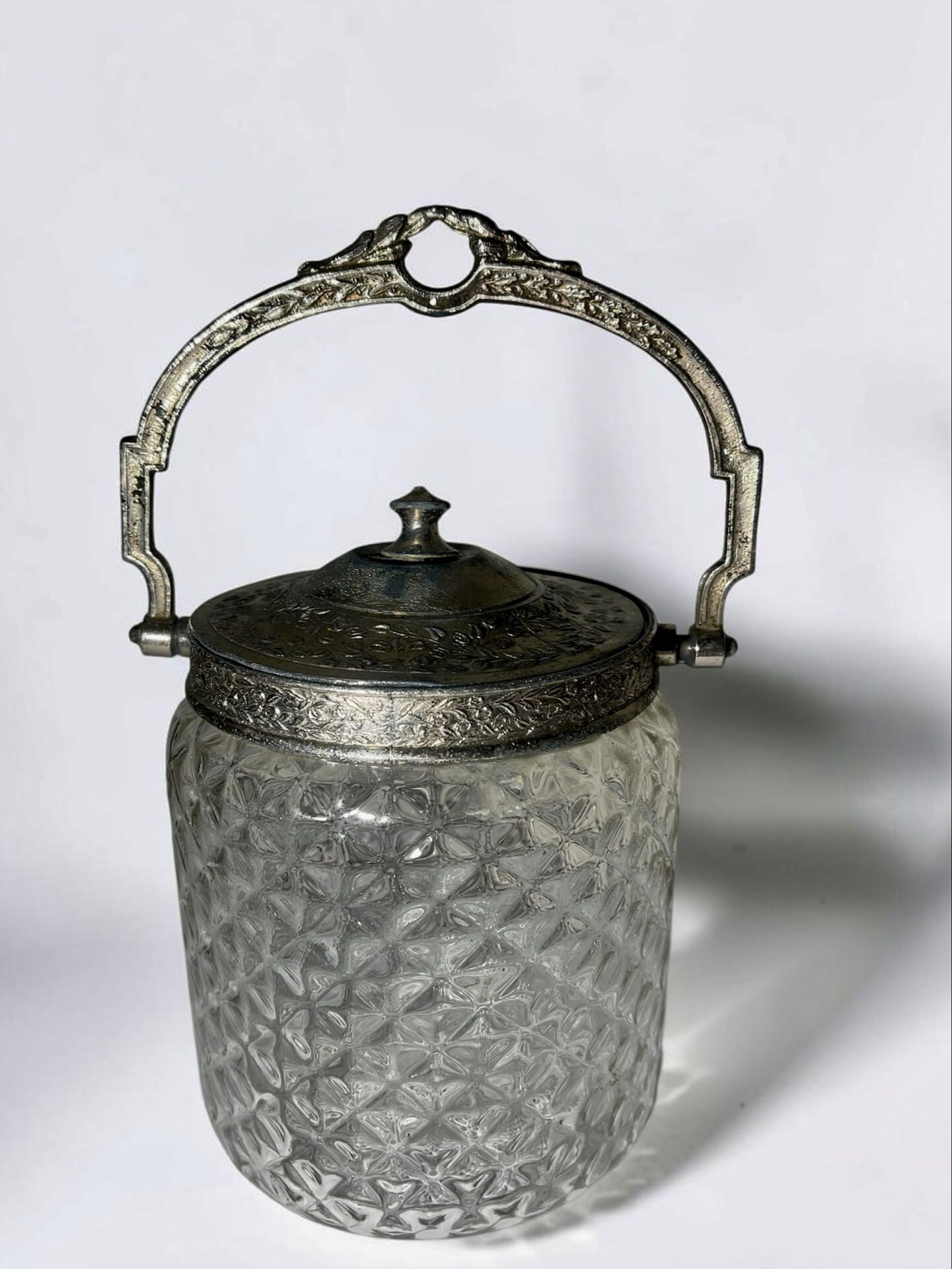 Biscuit jar