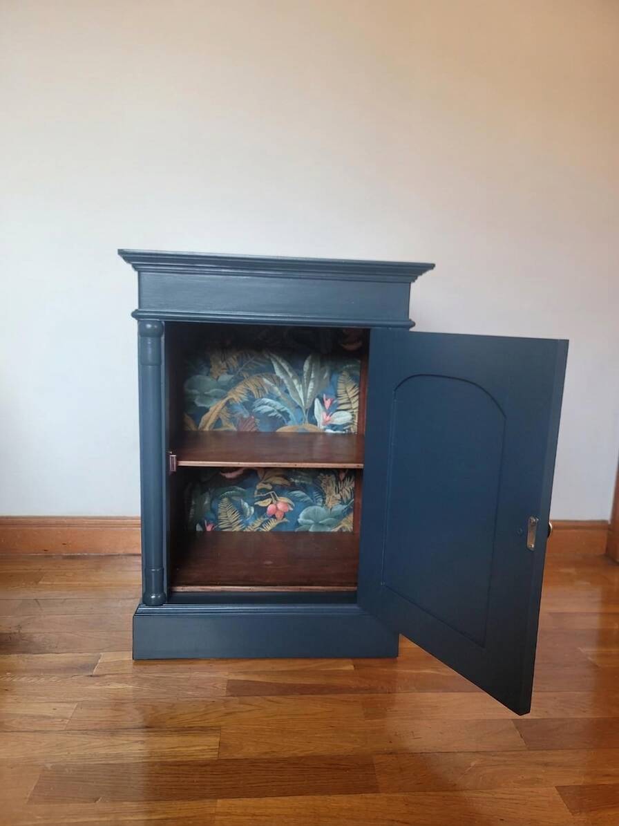 Paire de tables de nuit anciennes upcyclées