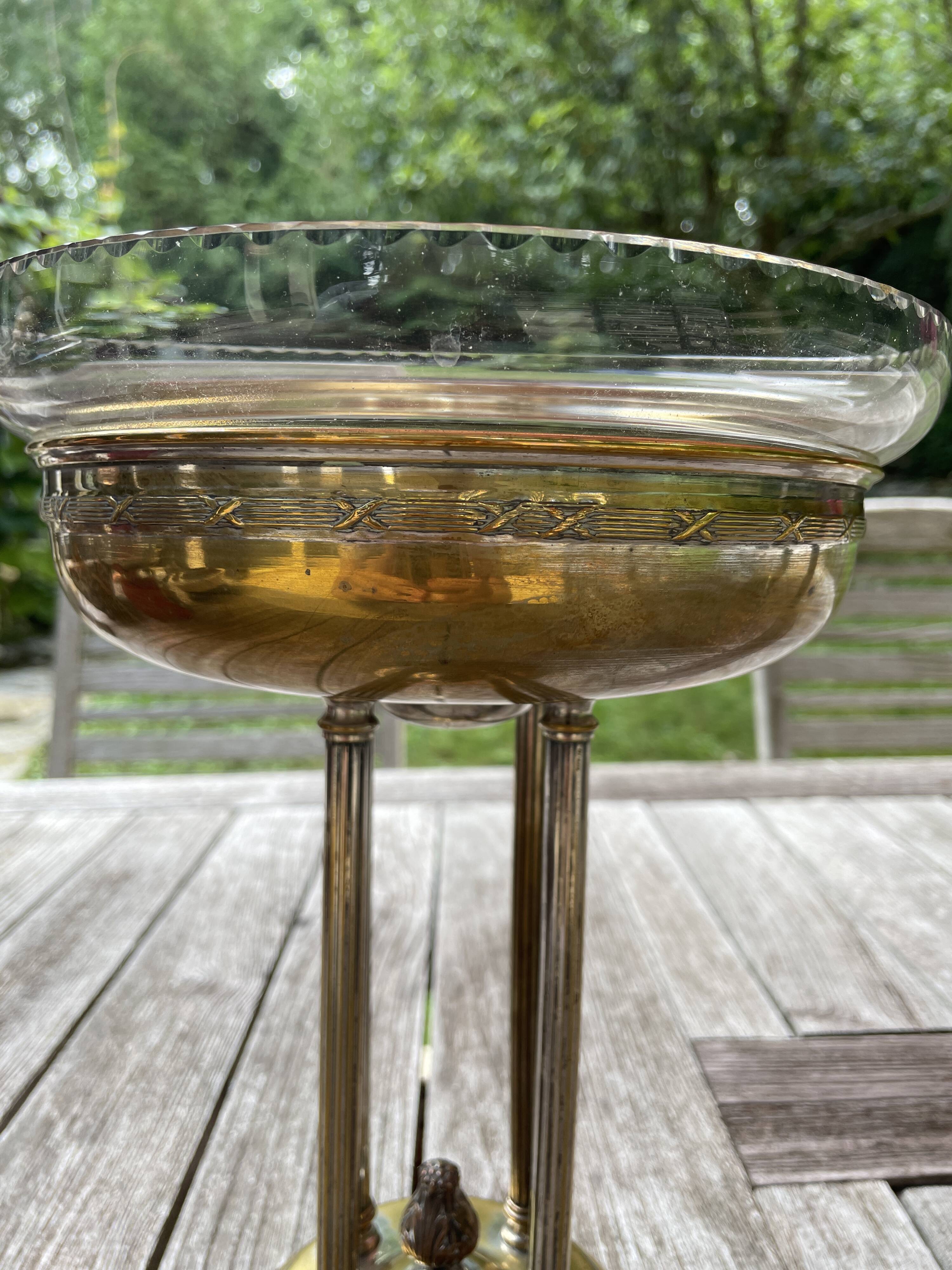 Antique Centerpiece Fruit Bowl in Gilded Brass with Fine Chiseled Glass Bowl