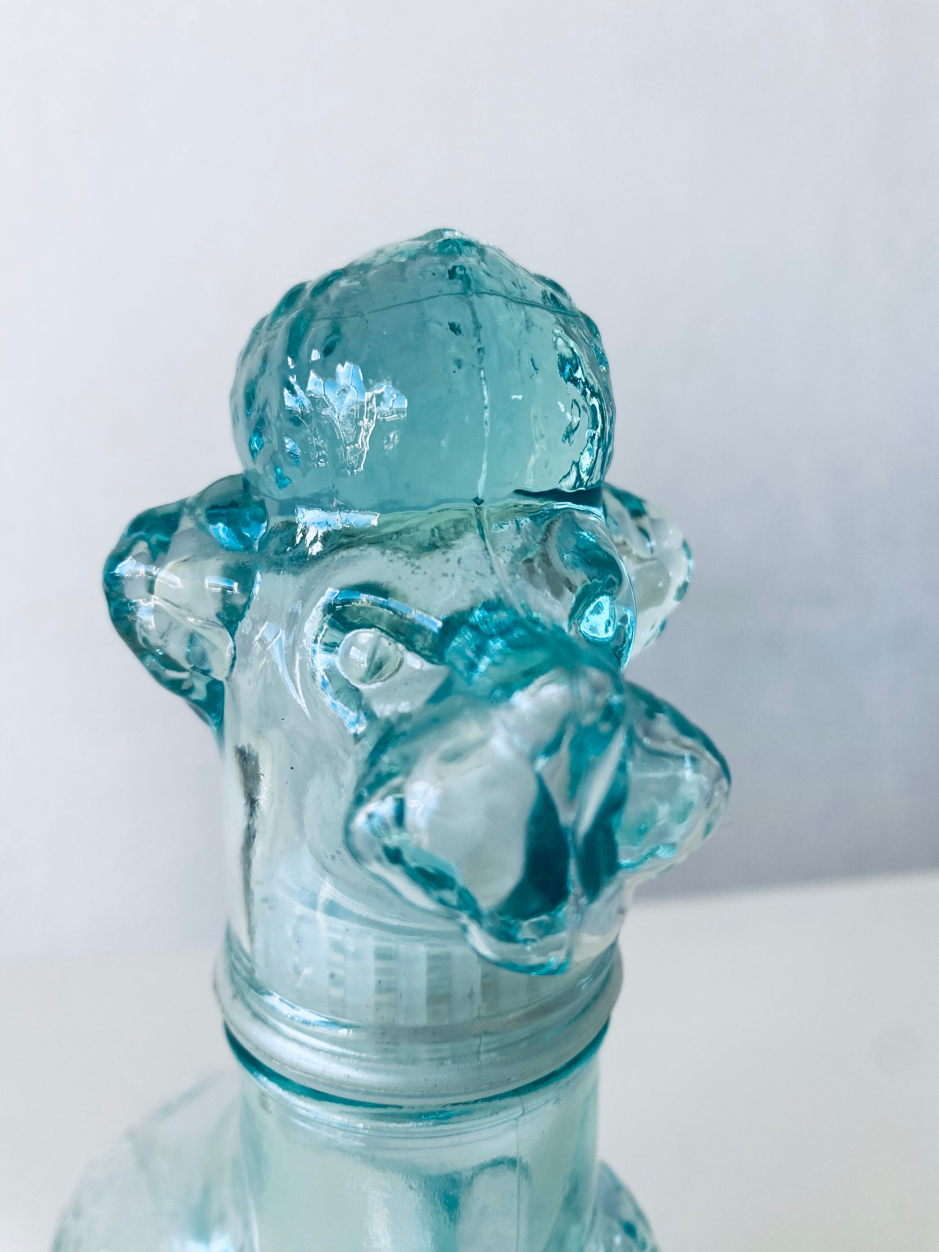 Carafe vintage en verre forme chien caniche