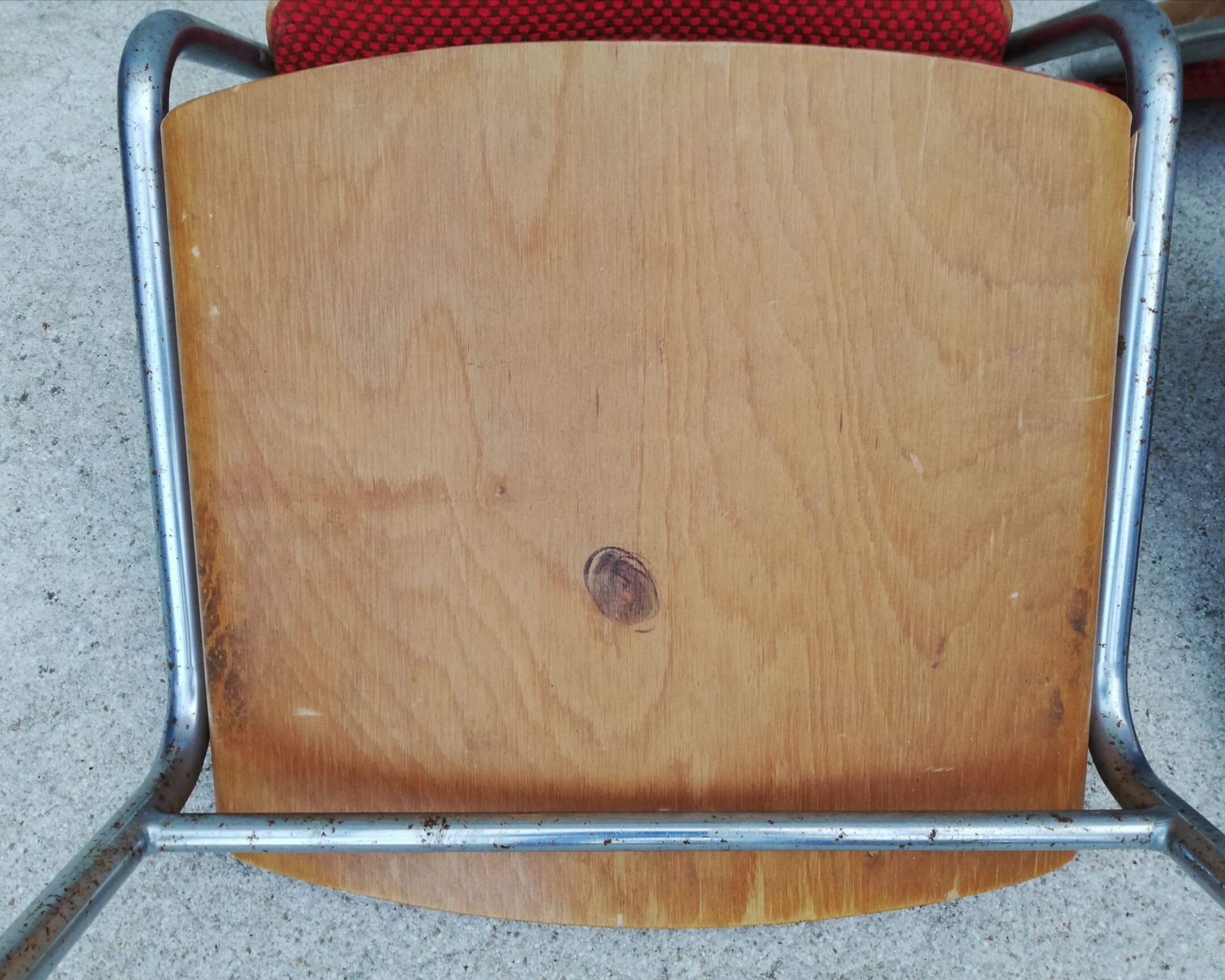 Red chair cantilever chrome tubes