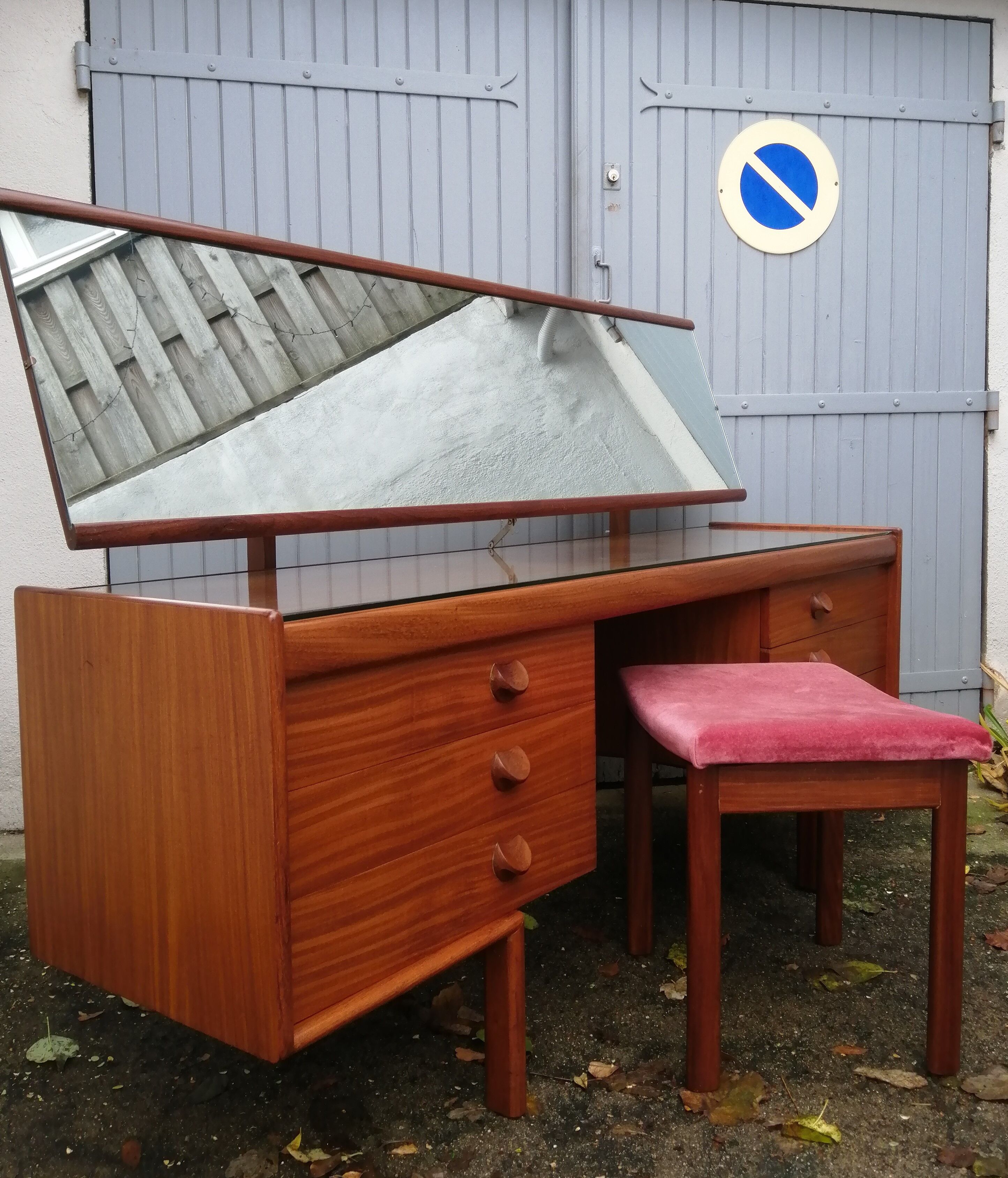 Teak dressing table from the 60s by White & Newton