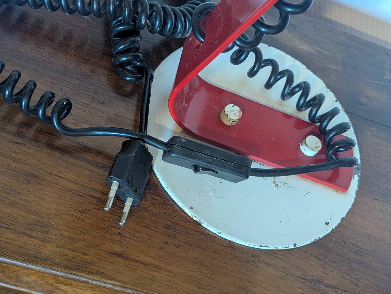 Sculptural Lamp "Snake" – Memphis & Postmodern Aesthetic – Massive