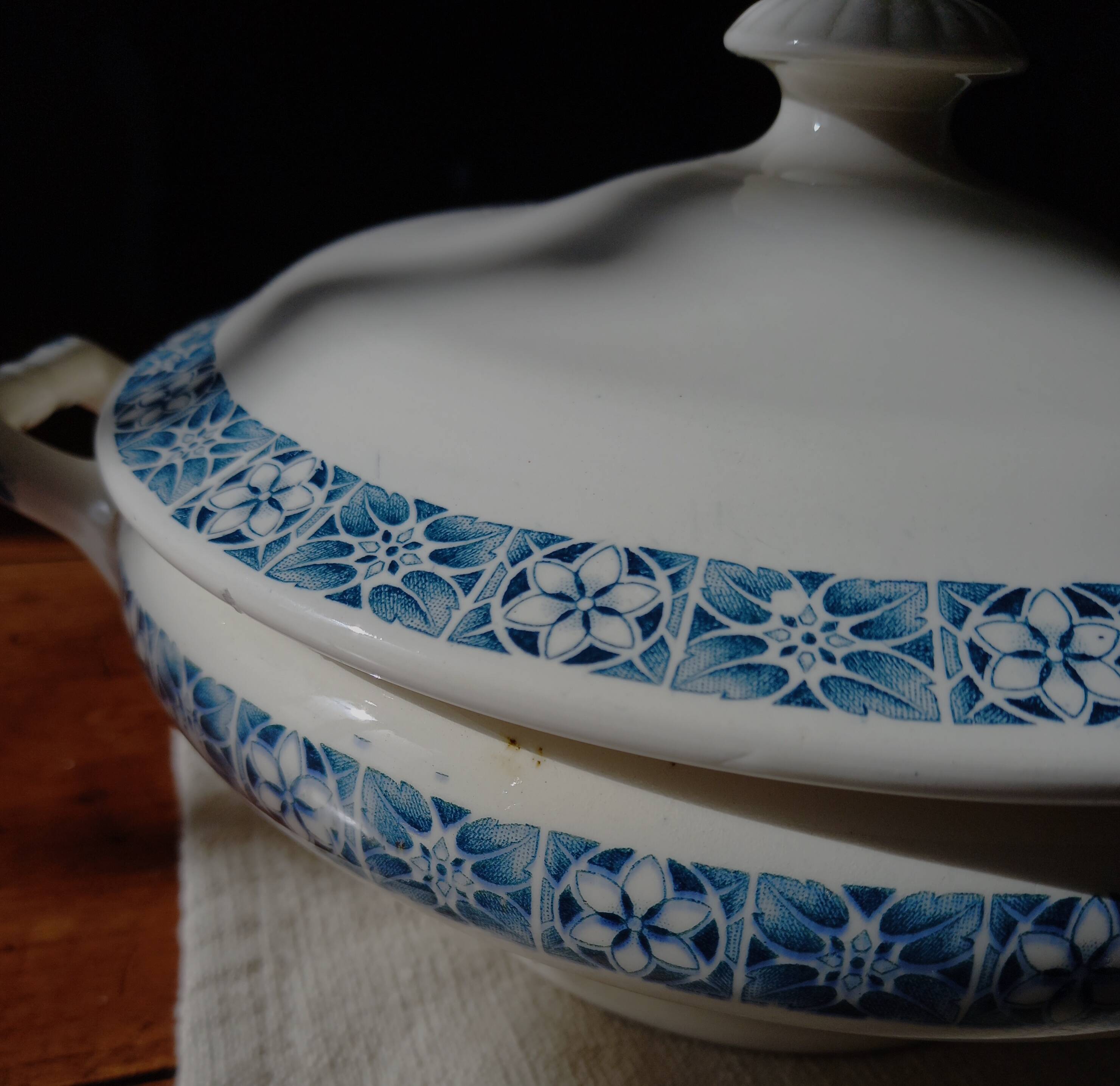 Old soup tureen or vegetable dish in Longchamp “René” iron earthenware