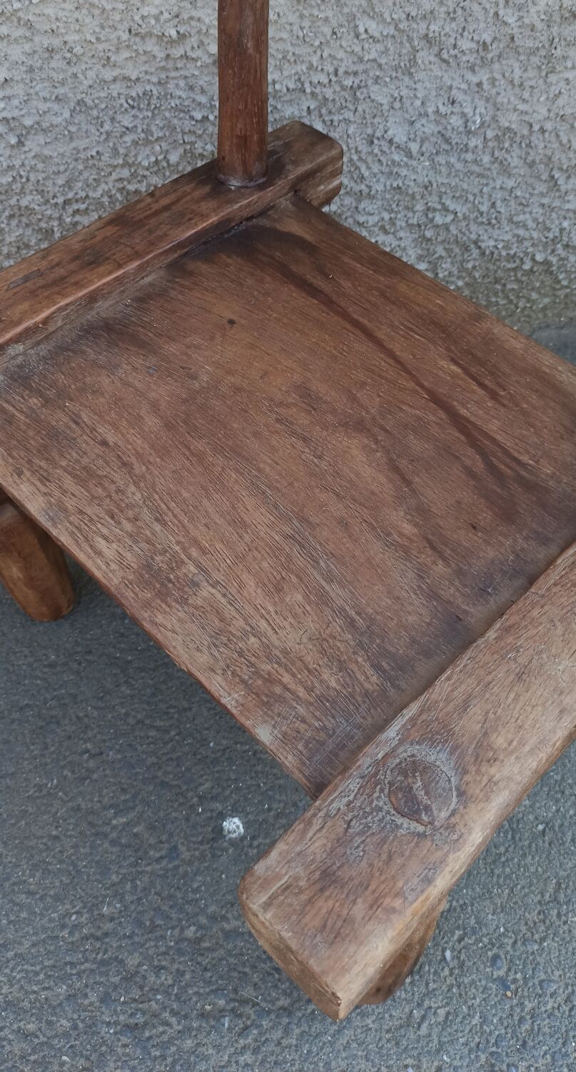 Antique wooden stool. Baoulé African art from Ivory Coast.