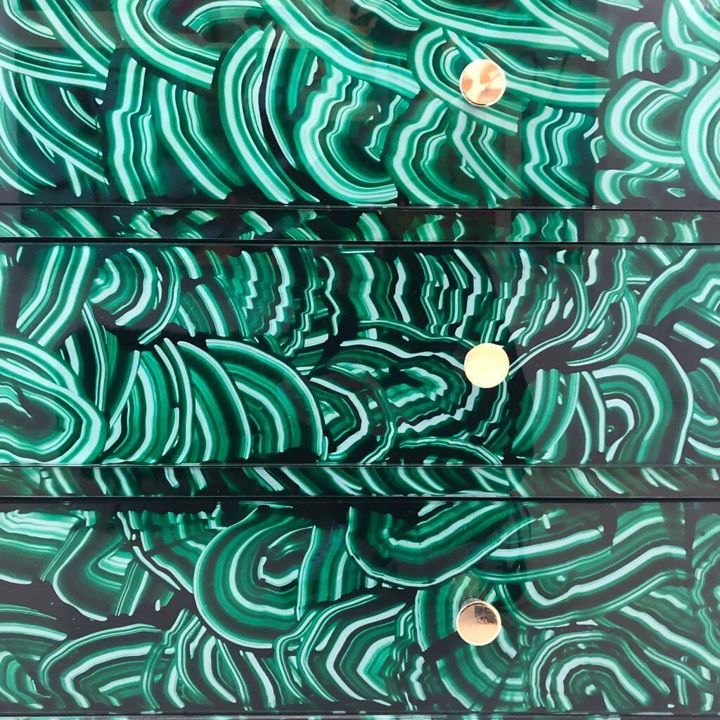 Commode italienne en verre vert-malachite de style mid-century modern