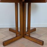 Extendable round table