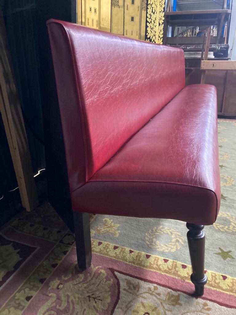 Bistro bench - red skaï brasserie 1900