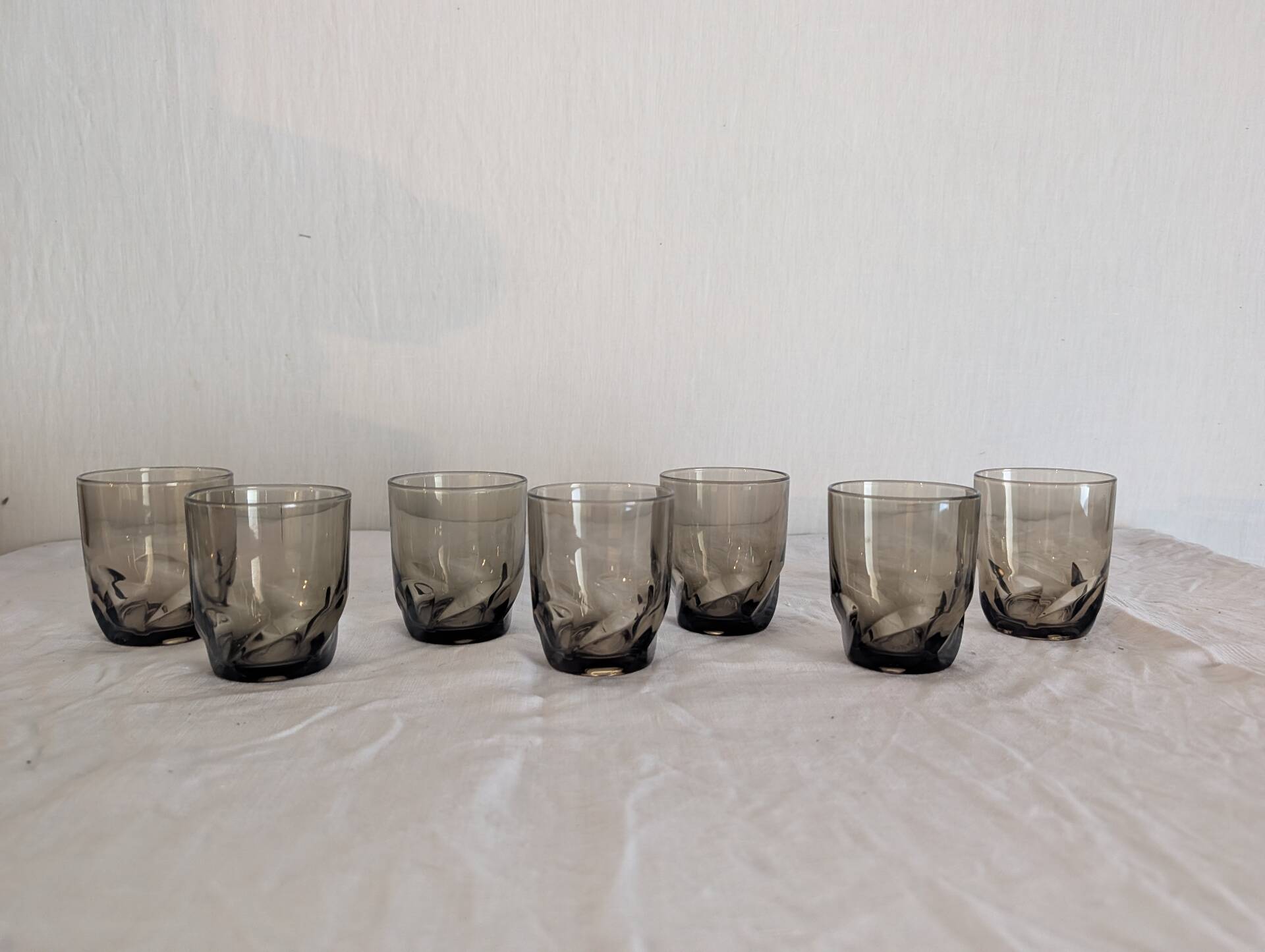 7 smoked glasses French design 1970s