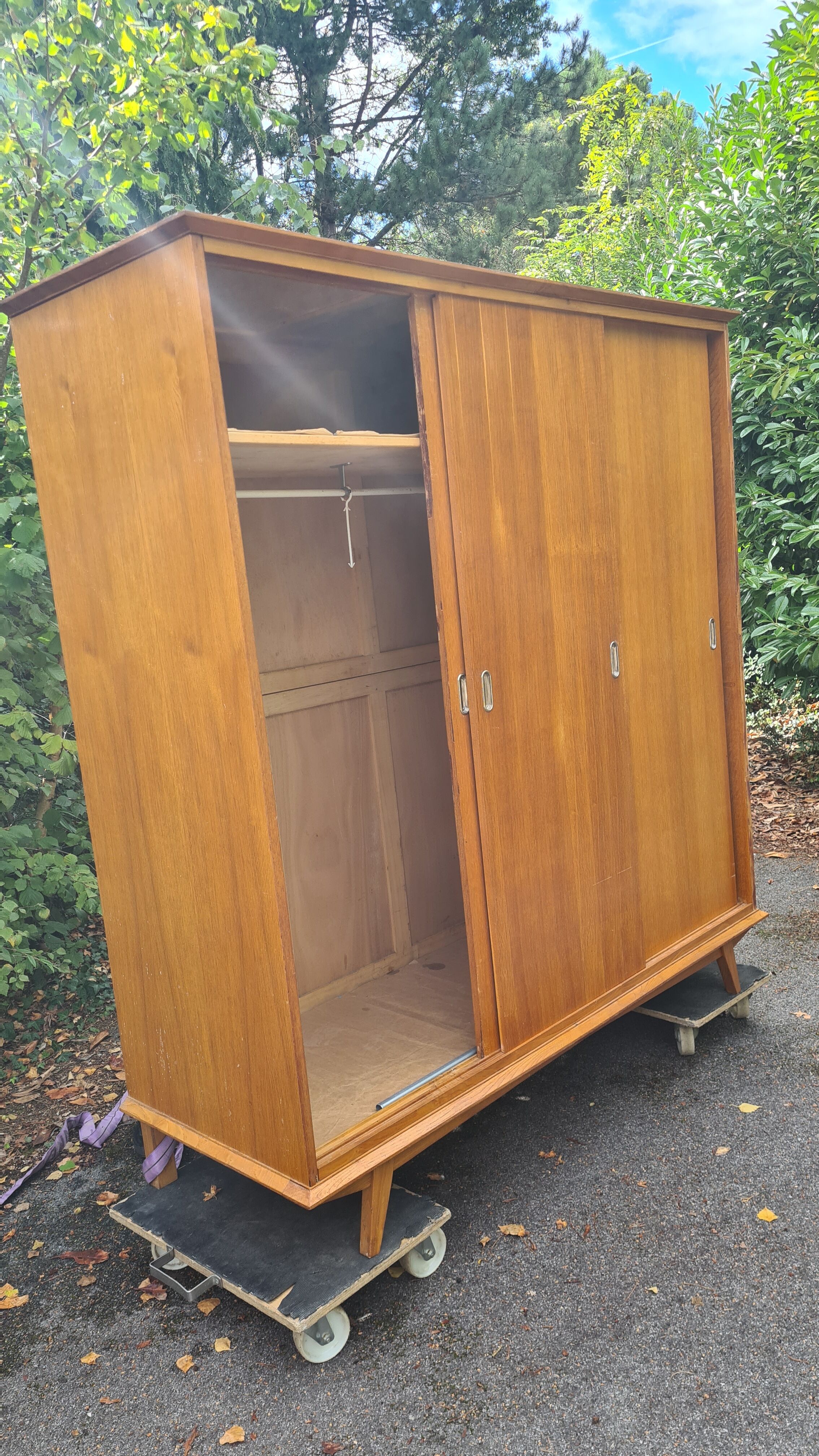 Wooden wardrobe / wardrobe feet compass / 60s