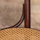 Chaise en bois courbé et assise cannage
