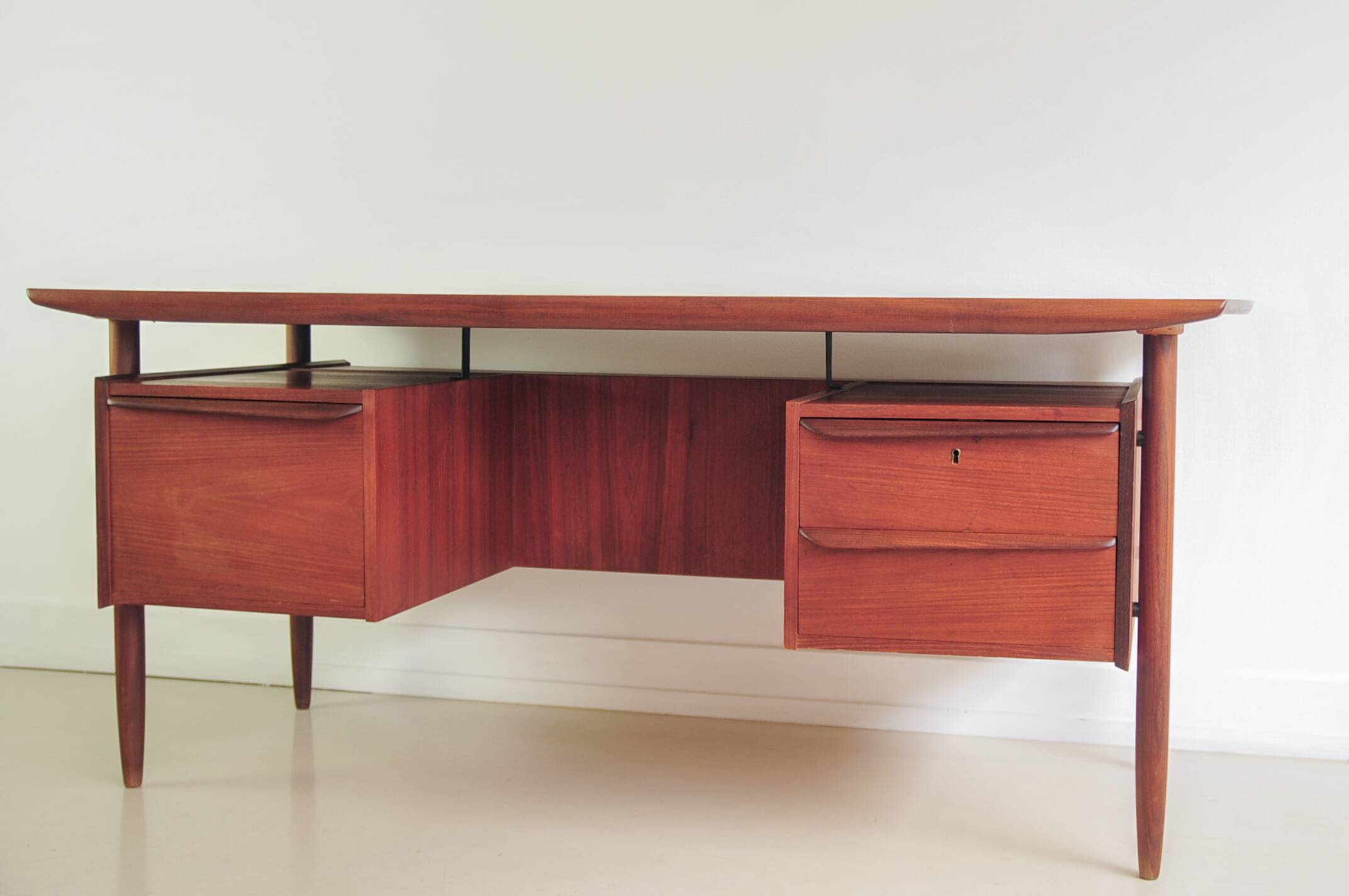 Vintage Tijsseling desk for Hulmefa