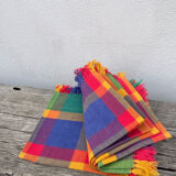 5 multicoloured checked napkins