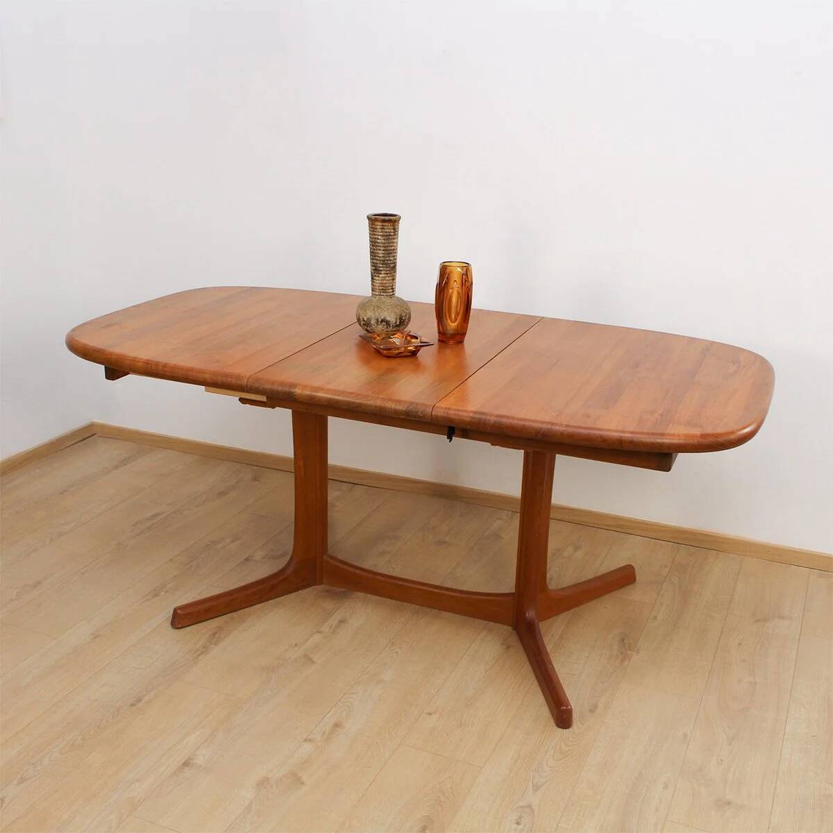 Teak dining table by Dyrlund