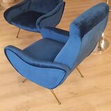 Fauteuils en velours bleu du milieu du siècle, lot de 2