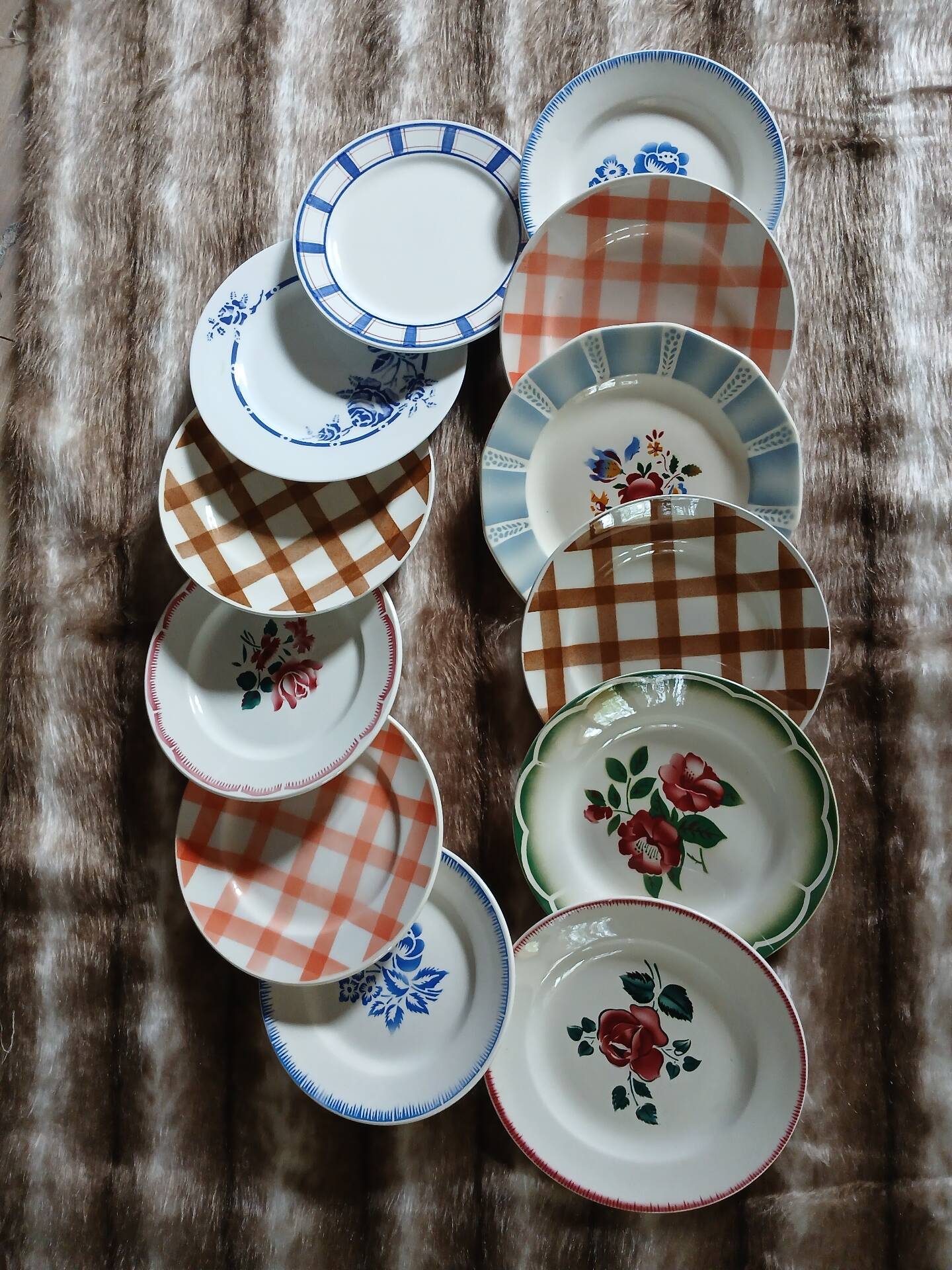 12 mismatched vintage dessert plates