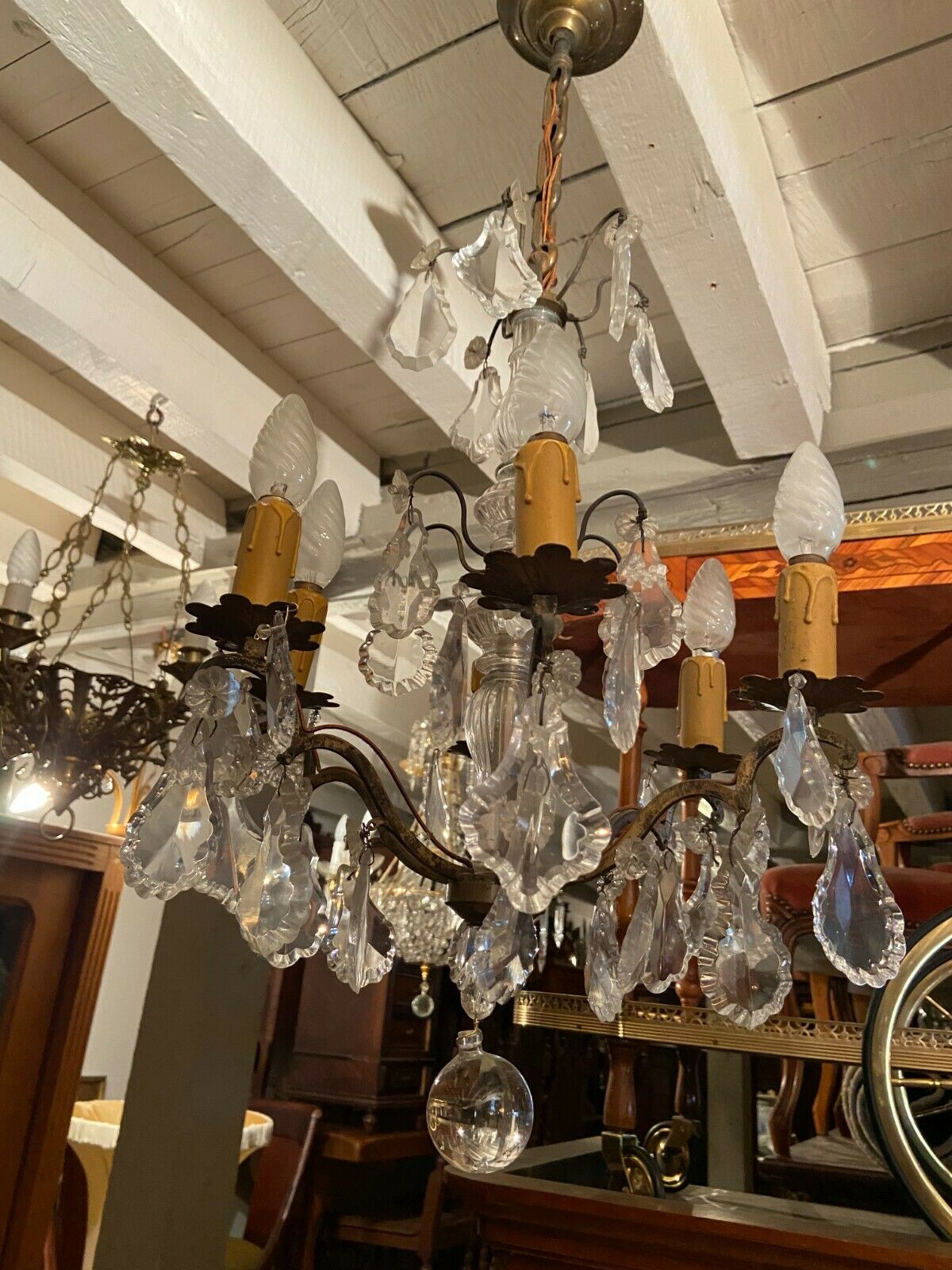 6-light chandelier with crystal pendants on bronze frame, Louis XV style