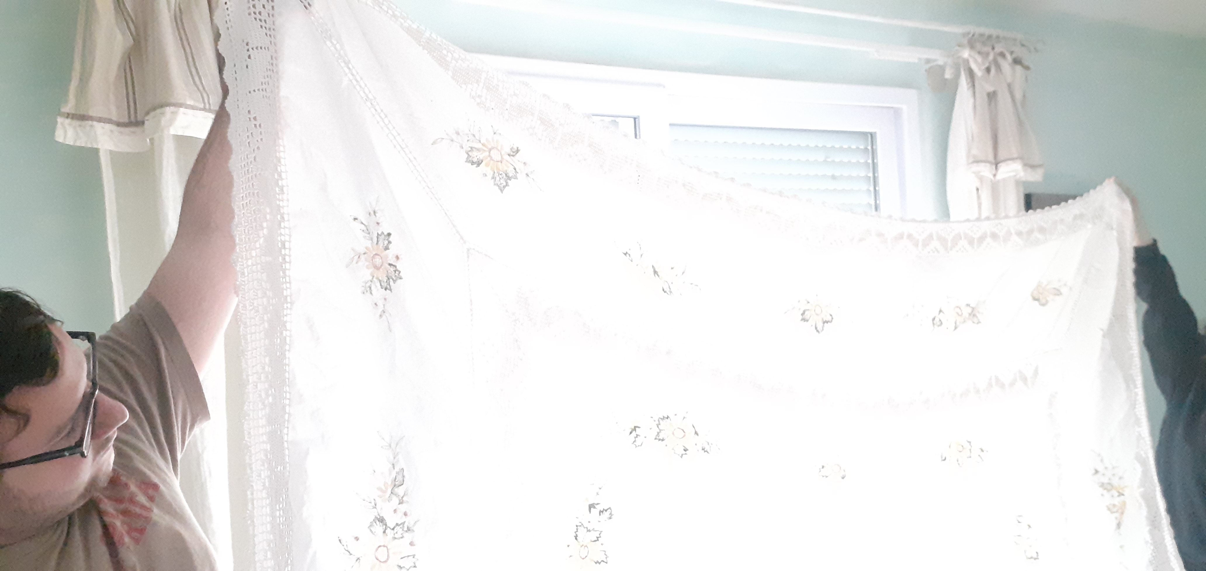 Rectangular tablecloth white cotton, with embroidery yellow flowers 142 x 225 cm