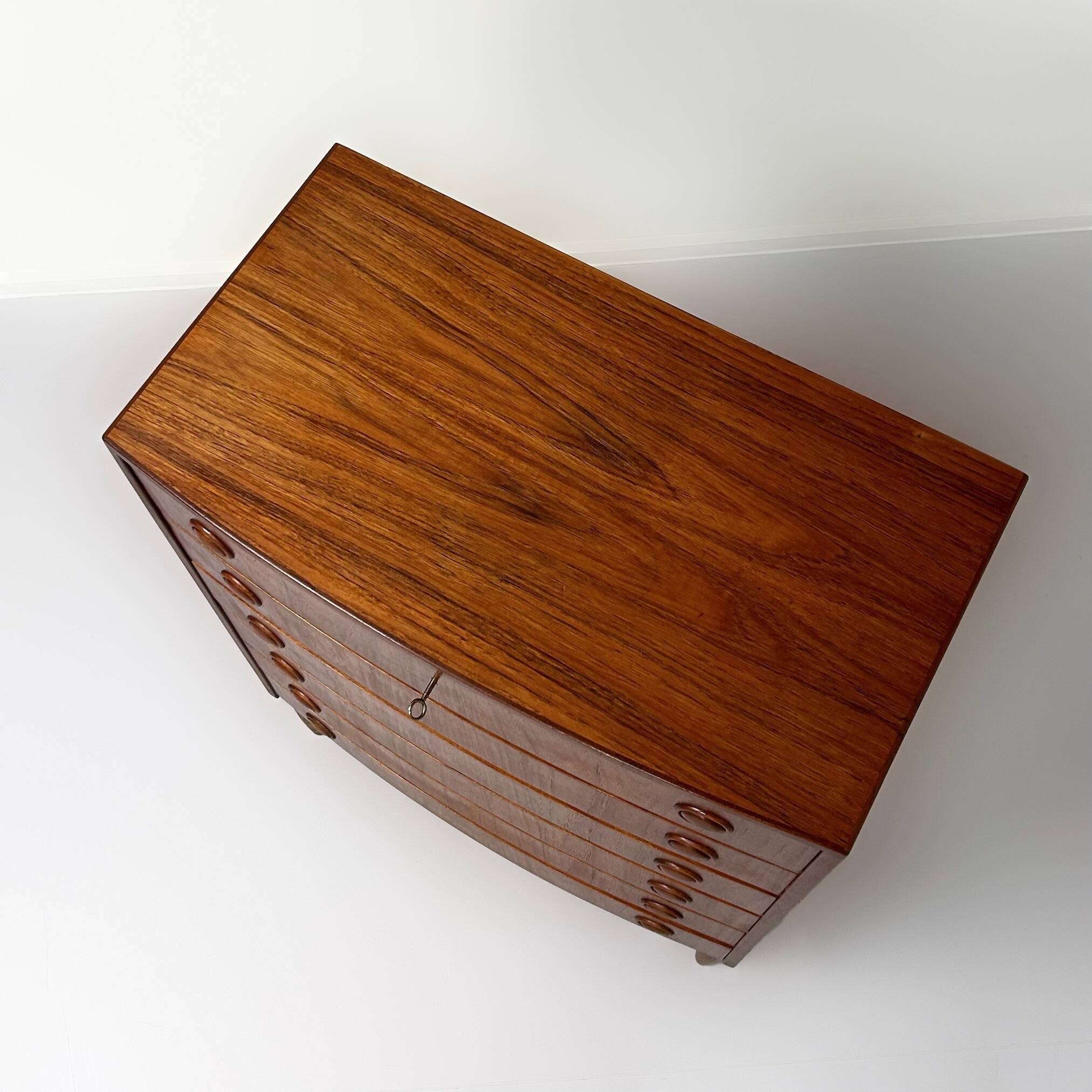 Commode courbée danoise, années 1960 | bois de teck