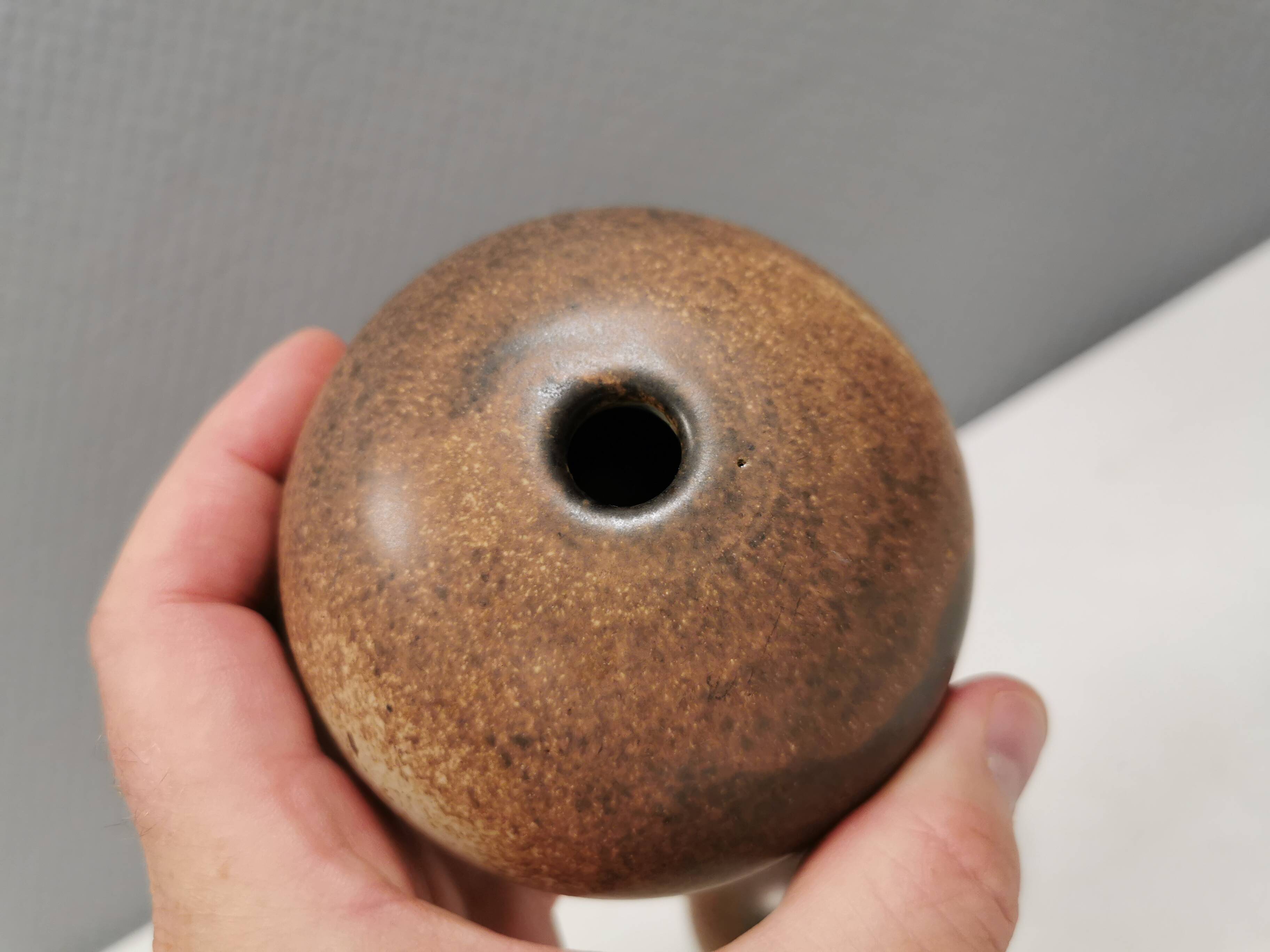 Two small round vases by Aage Wurtz Denmark 1970-80s.