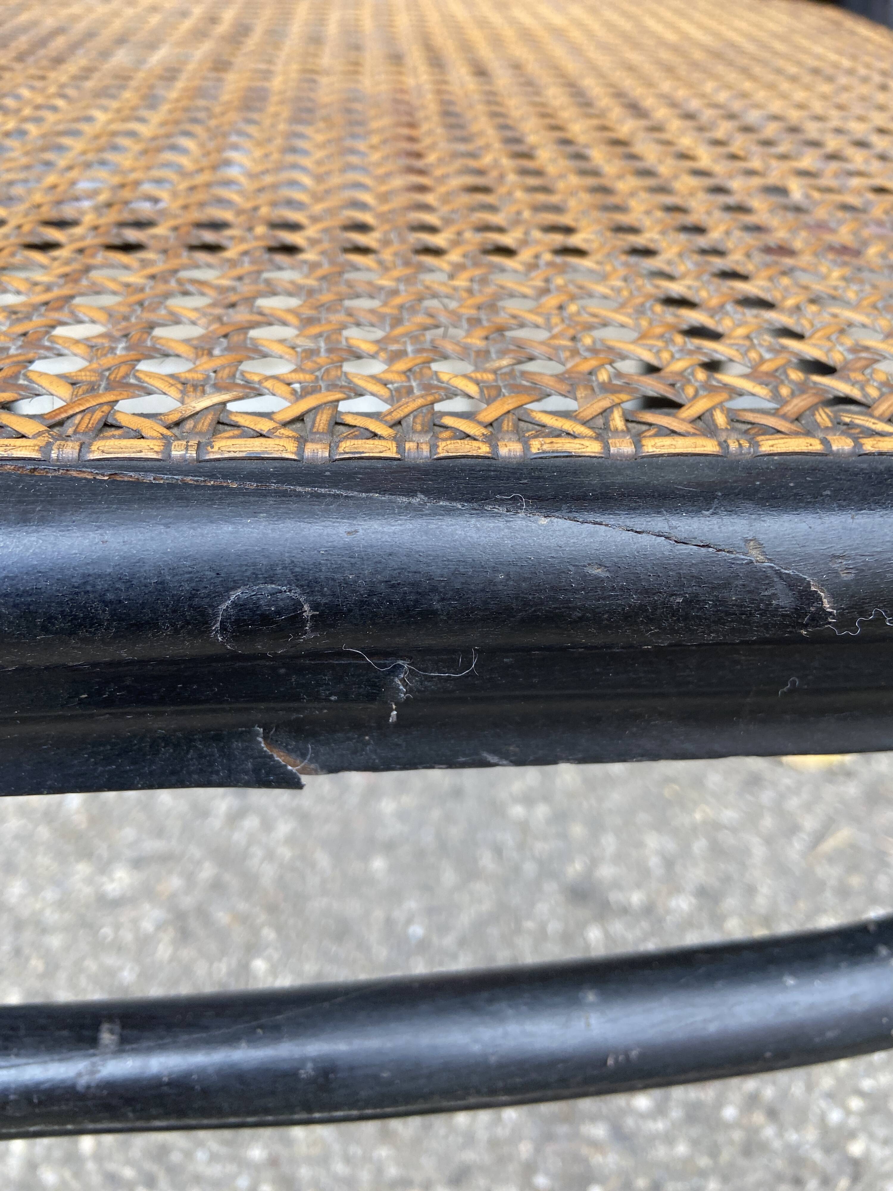 Curved wooden armchair Thonet Nr 1032