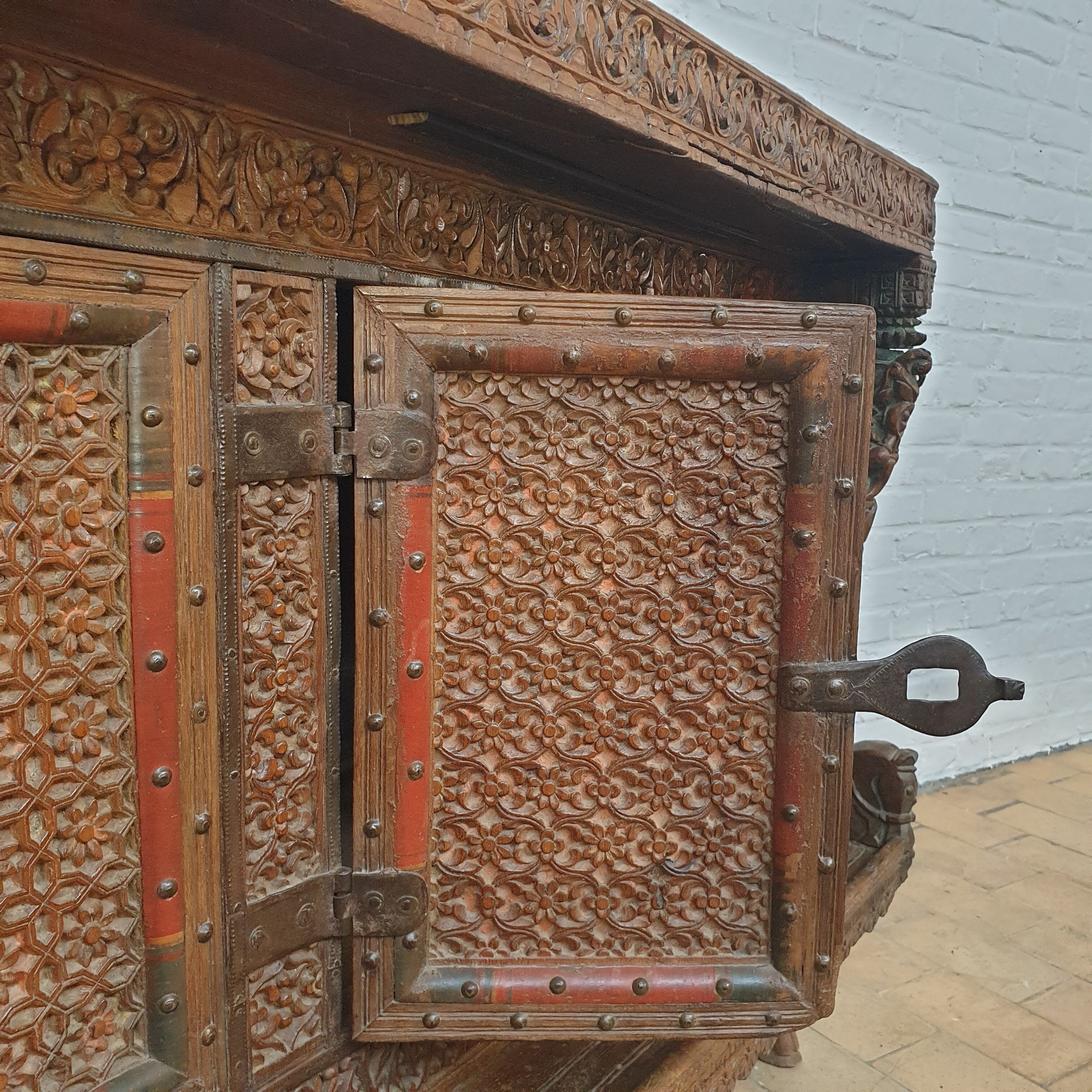 Indian wooden sideboard sculpture