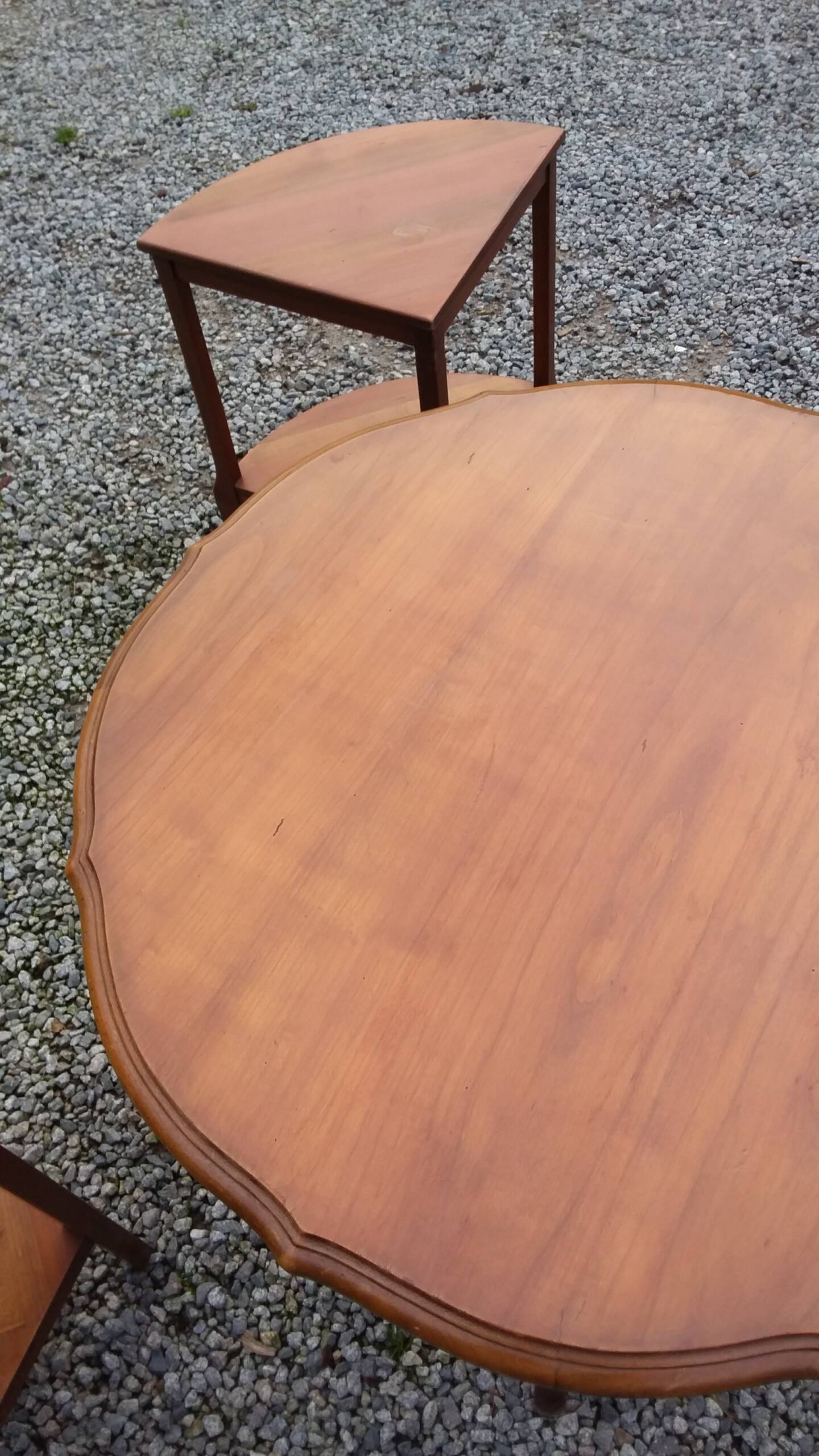 Coffee table nesting tables in cherry wood in classic style from the 60s/70s