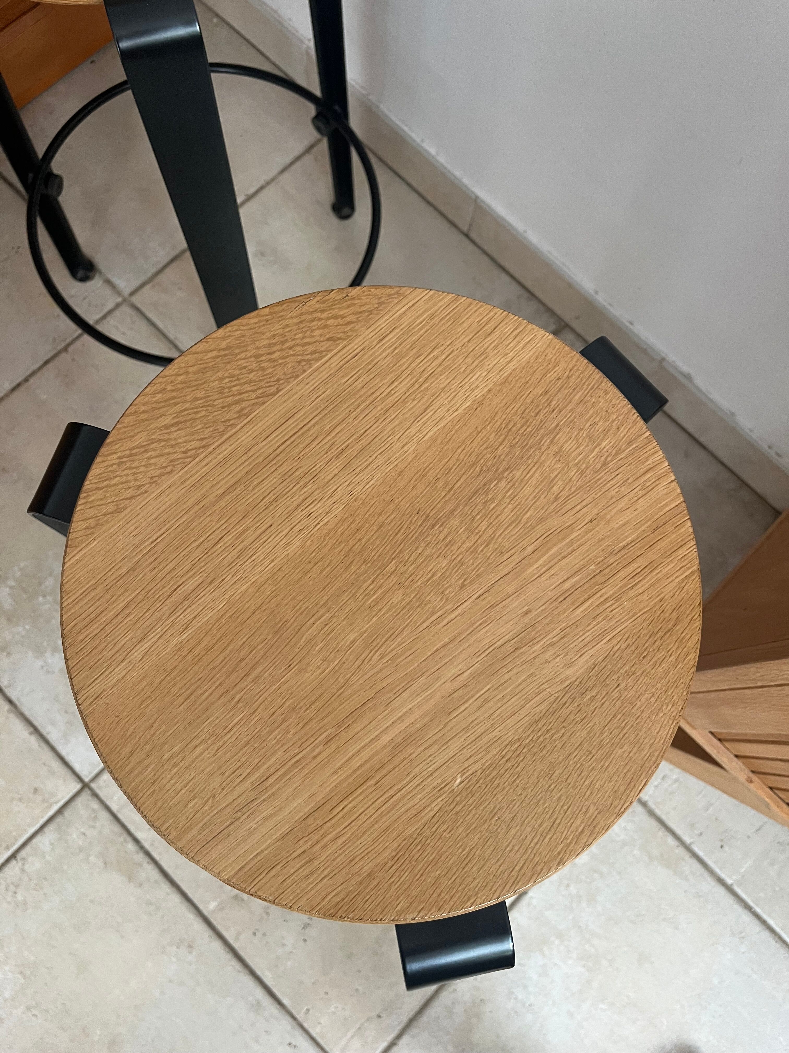 Paire de tabourets de bar noir et bois