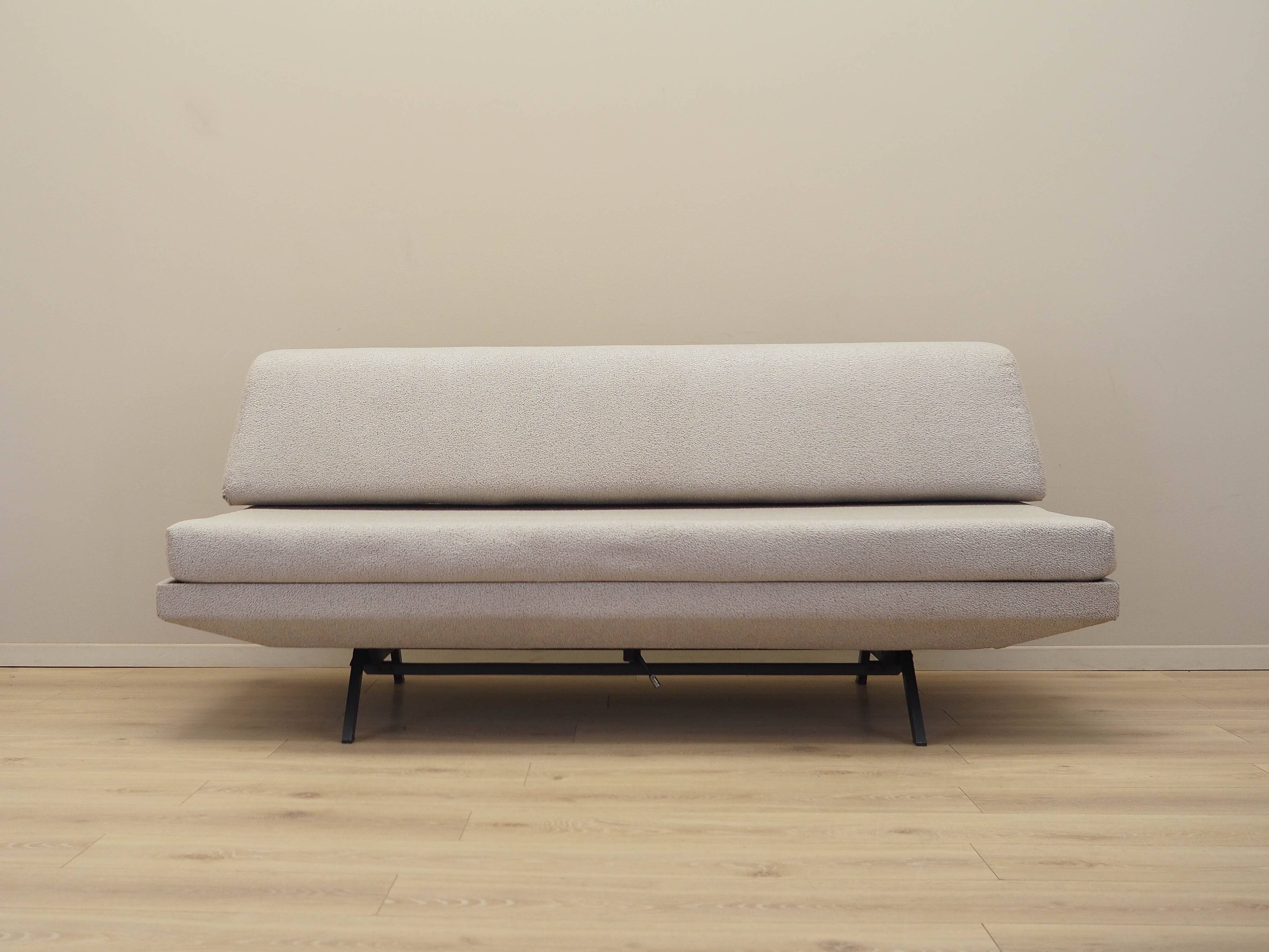 Daybed sofa, Italian design, 1970s, manufactured: Italy