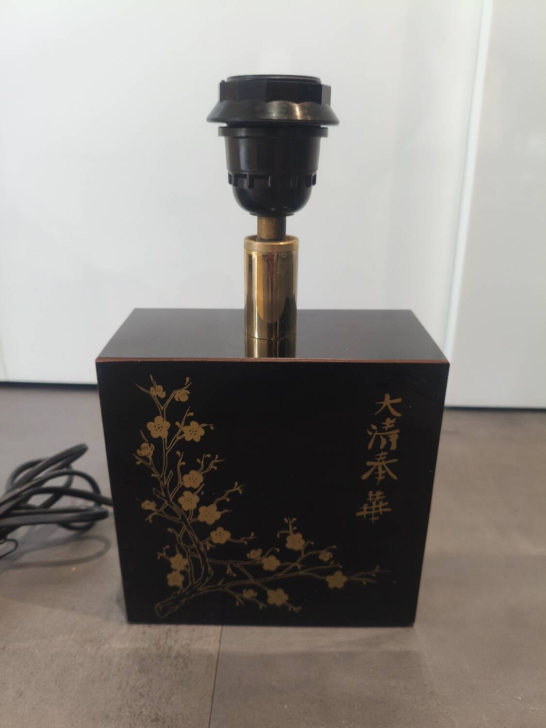 Chinese pagoda lamp dolphin