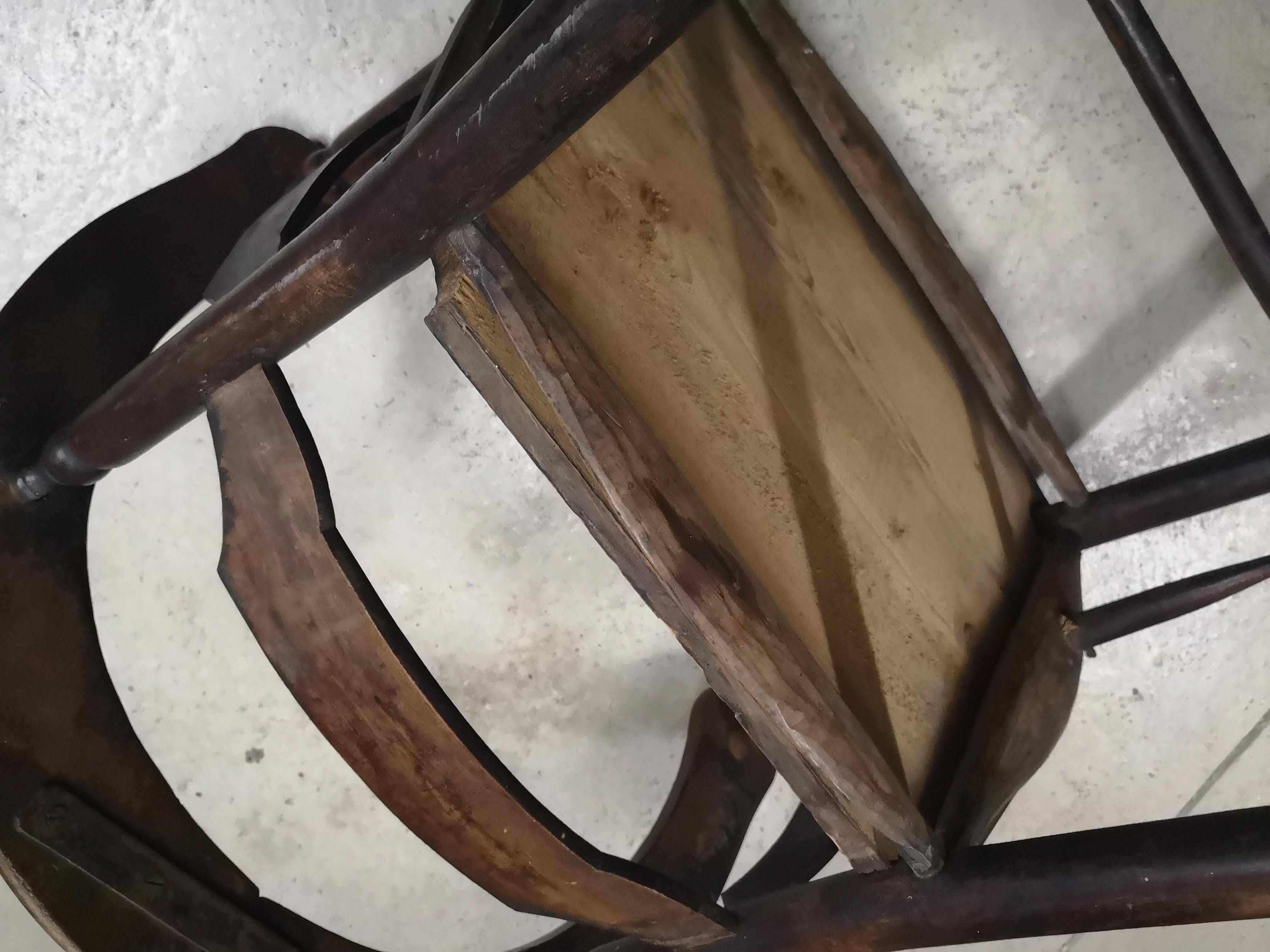 Antique solid wood armchair - Authentic rustic style