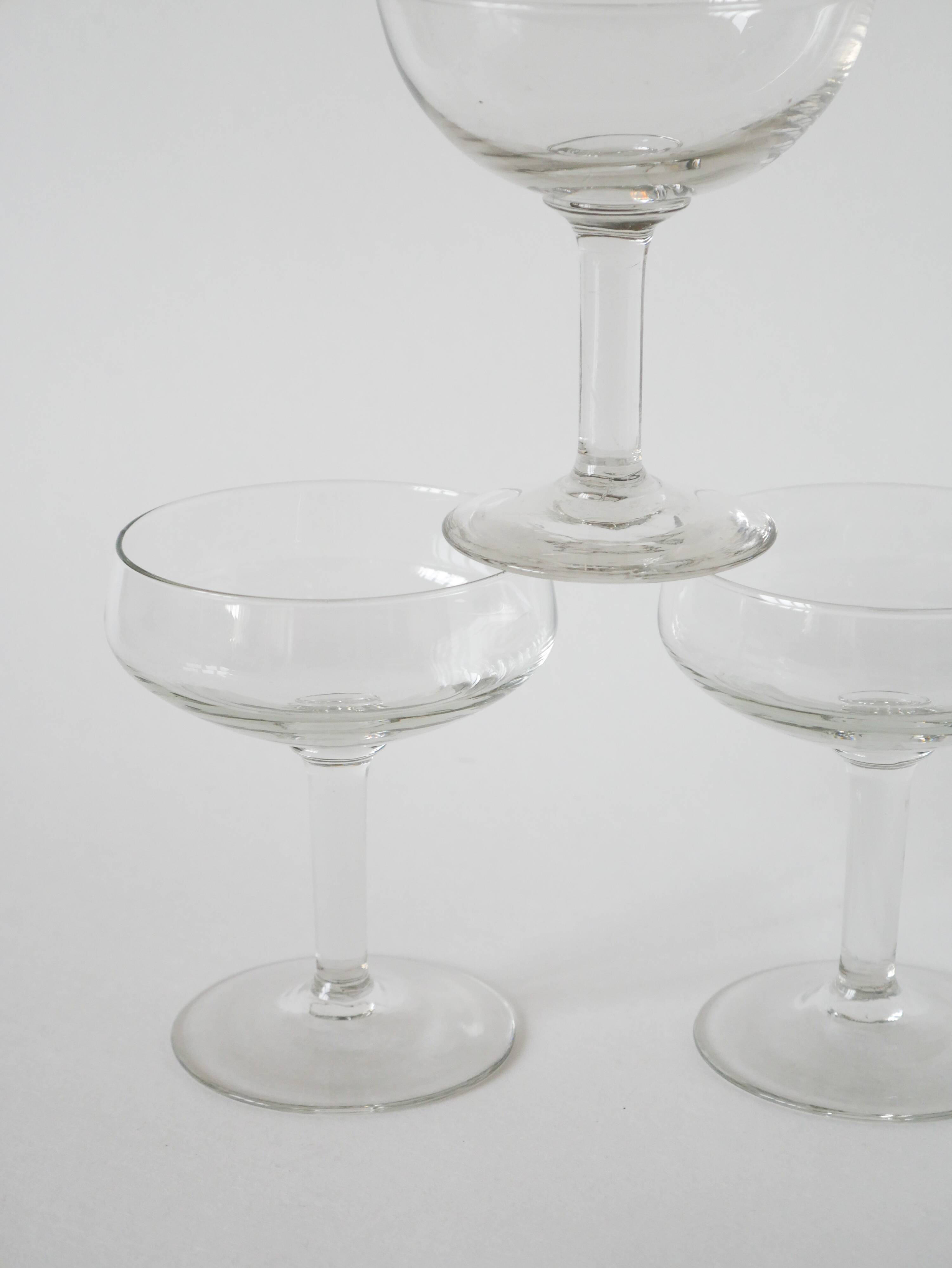 Magnificent set of 5 blown glass champagne glasses, early 20th century