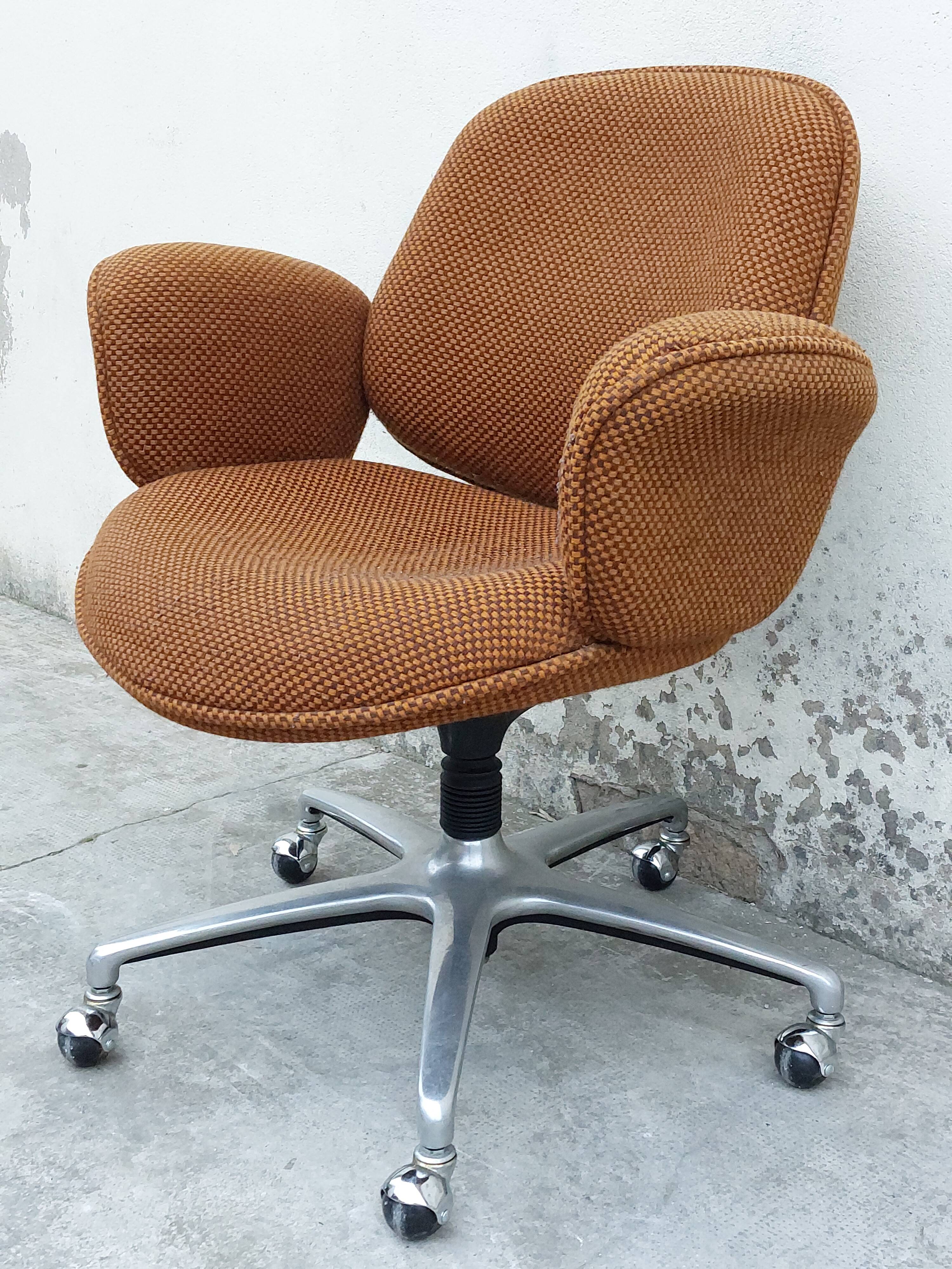 Office armchair design year 80