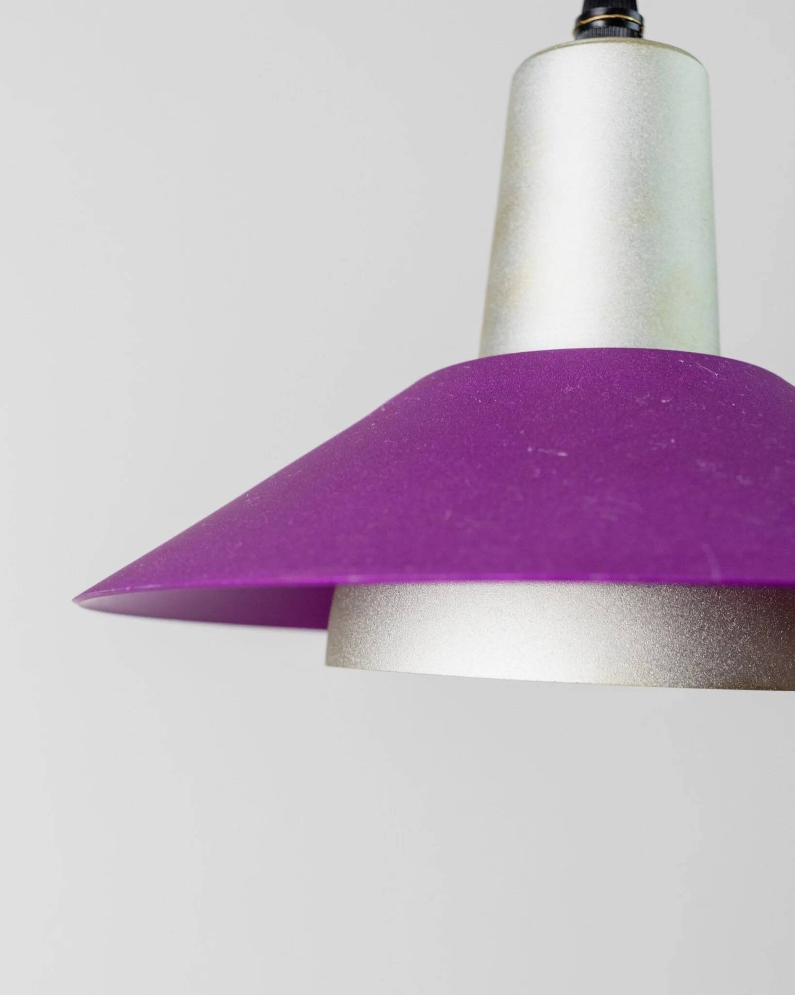 Metal retro pendant – postmodern Memphis style from the 1980s, purple, silver, green, striped cable, Pop Art interior, vintage light fixture