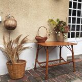 Side table in rattan and wooden tray