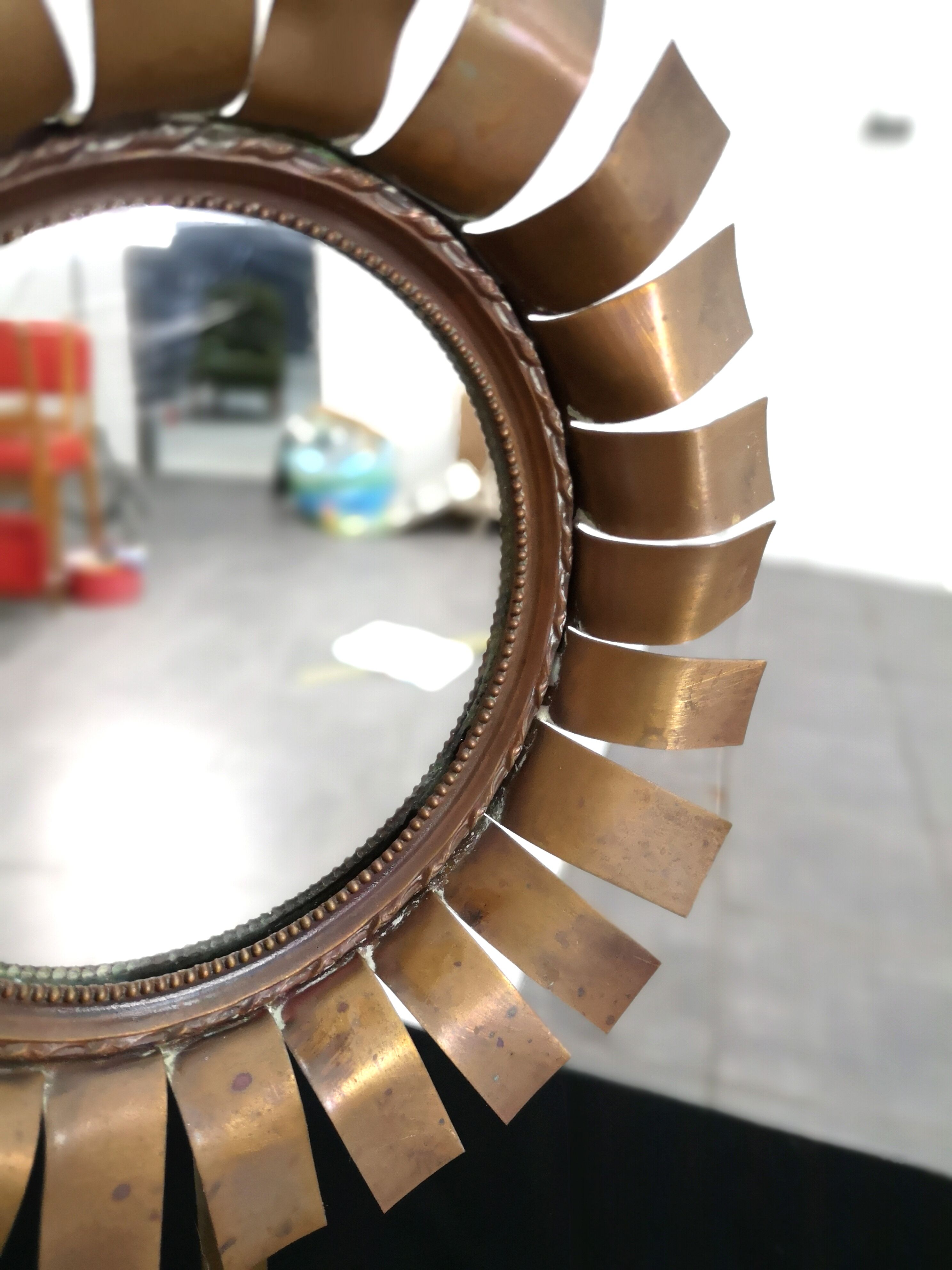 Brass mirror in flower shape, 9.5cm