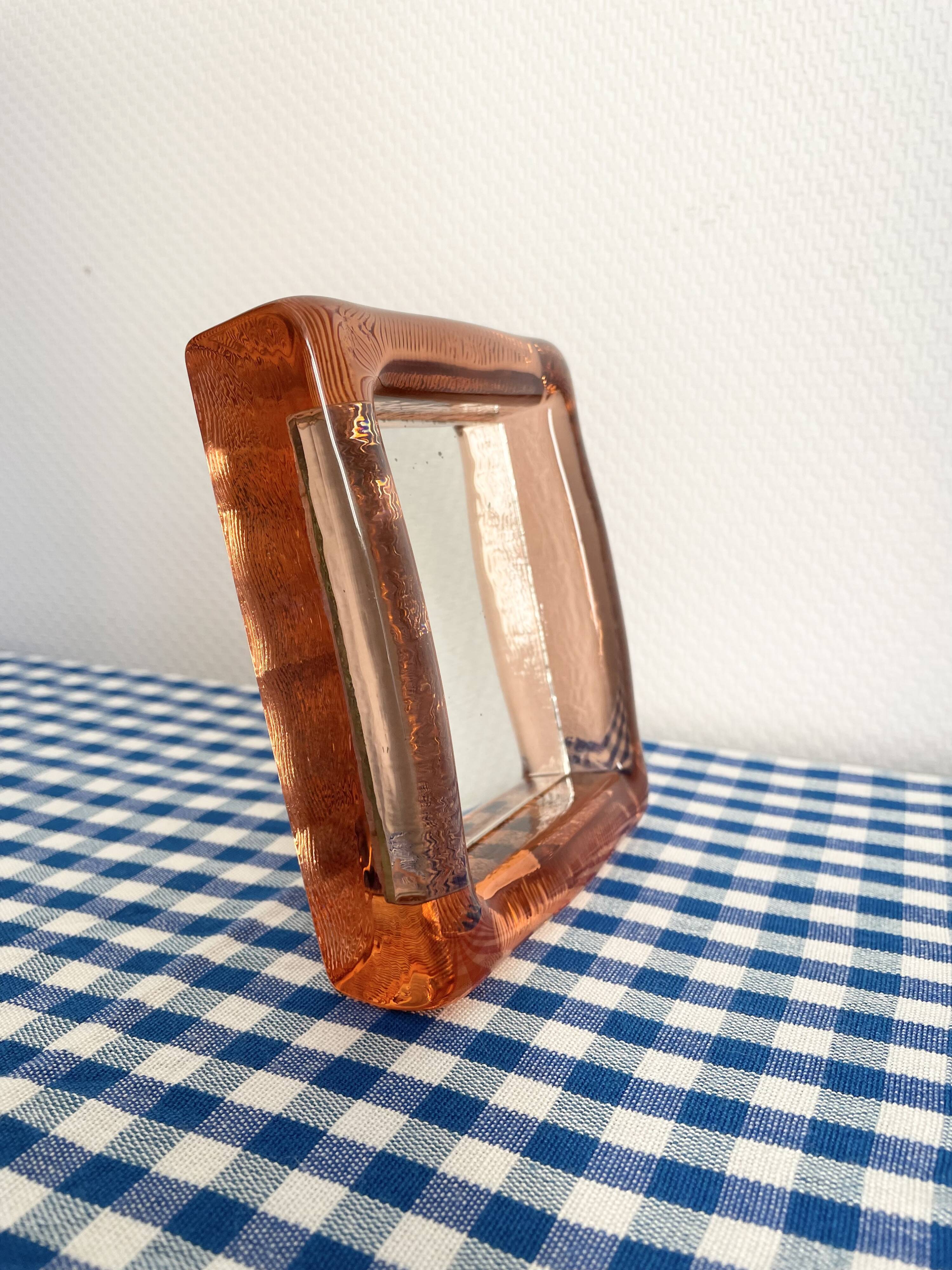 Miroir en verre rose d’Italie