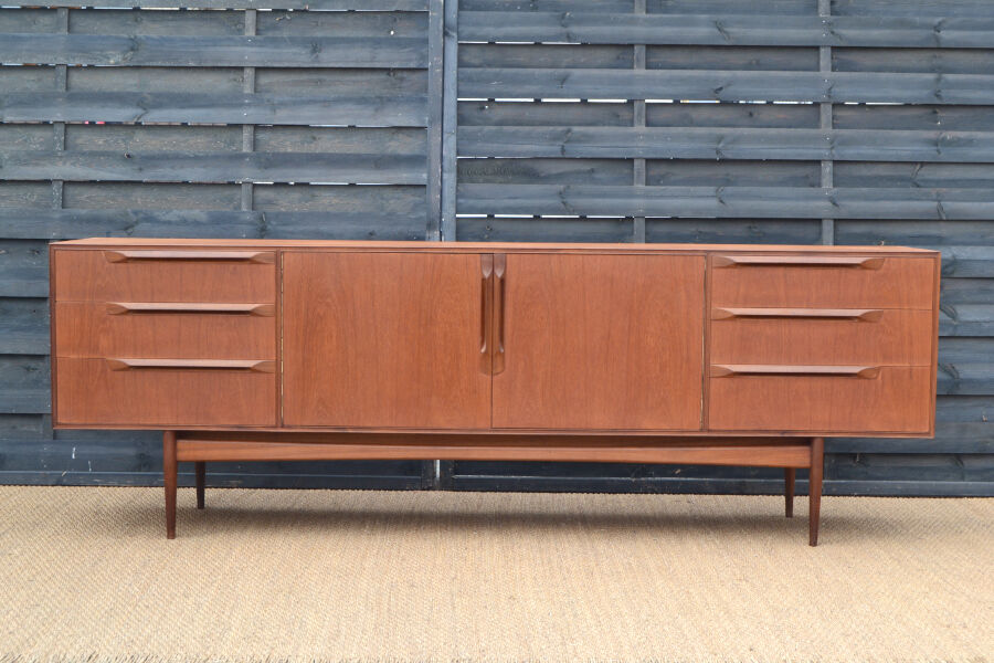 Enfilade en teck par McIntosh * 229 cm