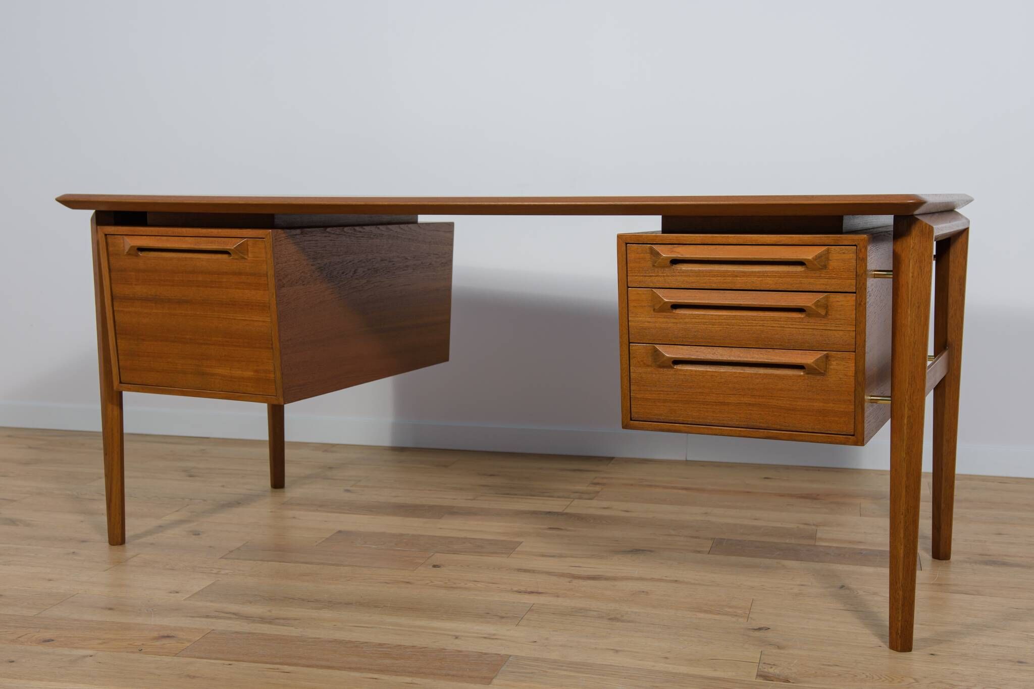 Mid-Century Teak Desk by I.B Kofod-Larsen for Seffle Möbelfabrik, Sweden, 1950s