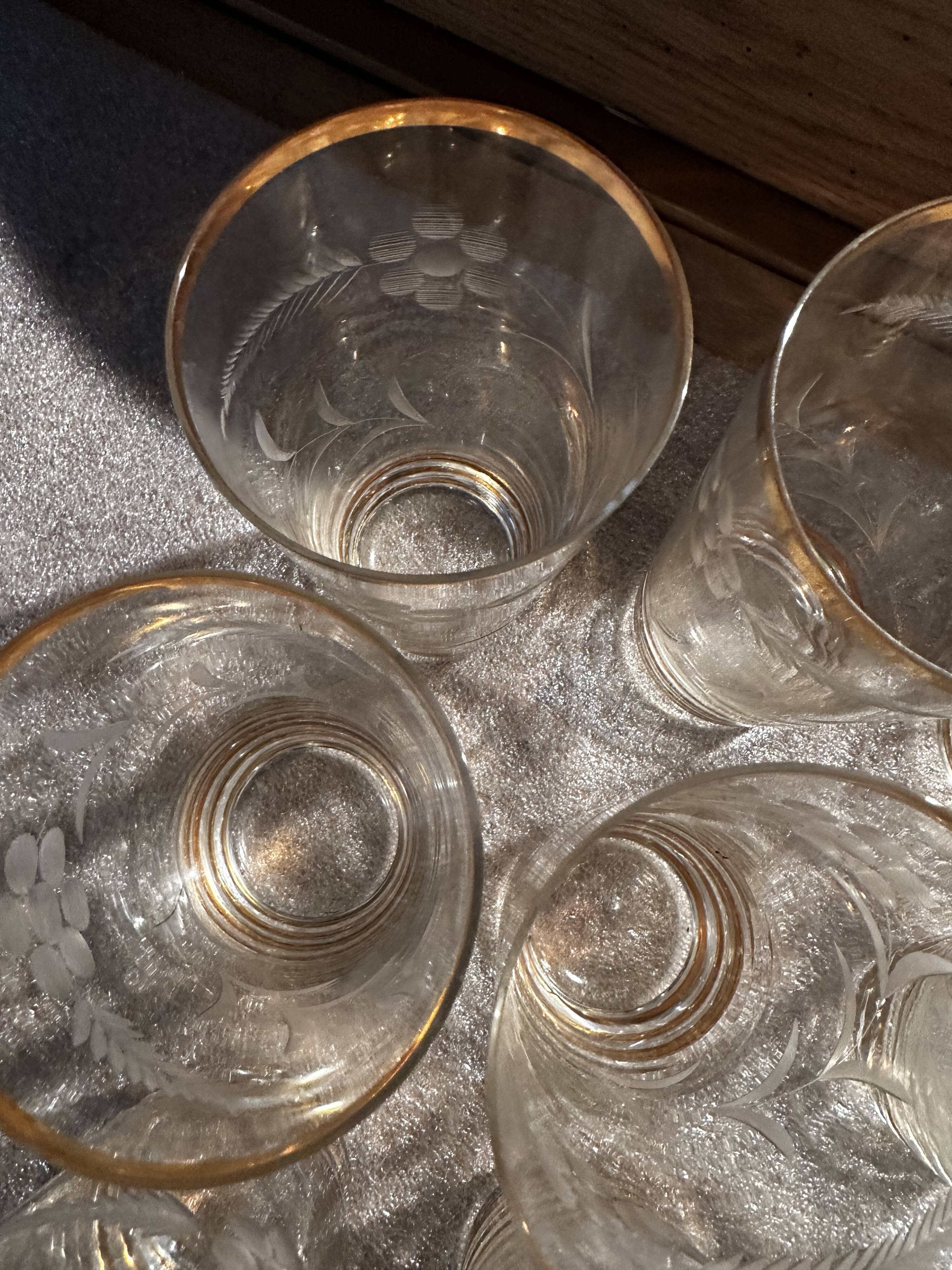 9 art-deco glasses in engraved crystal with gold trim