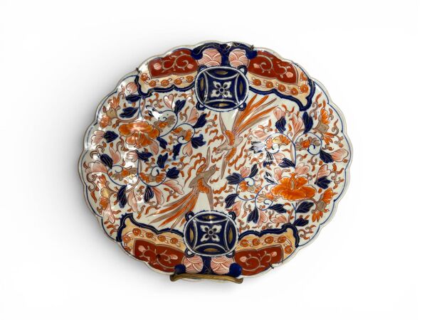Chine, plat chantourné porcelaine polychrome Imari XXème