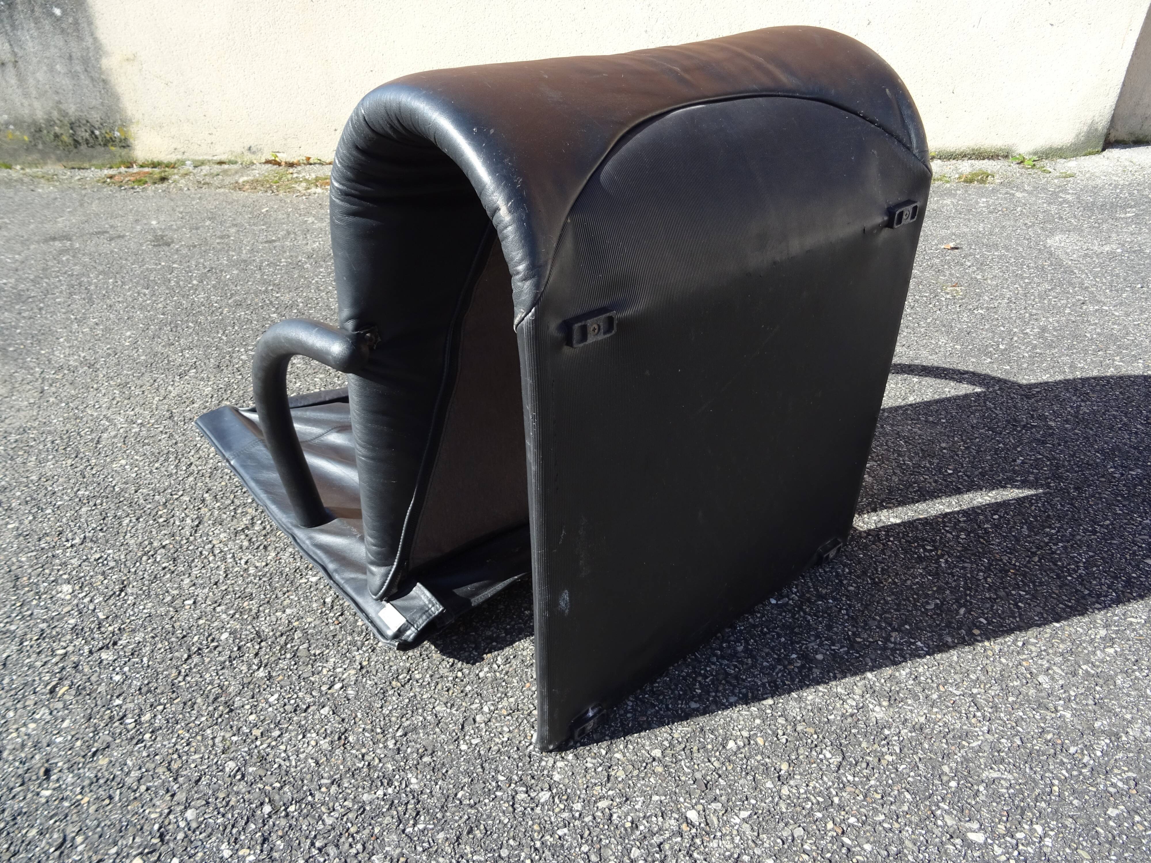 Leather armchair model Zen Claude Brisson Line Roset year 80