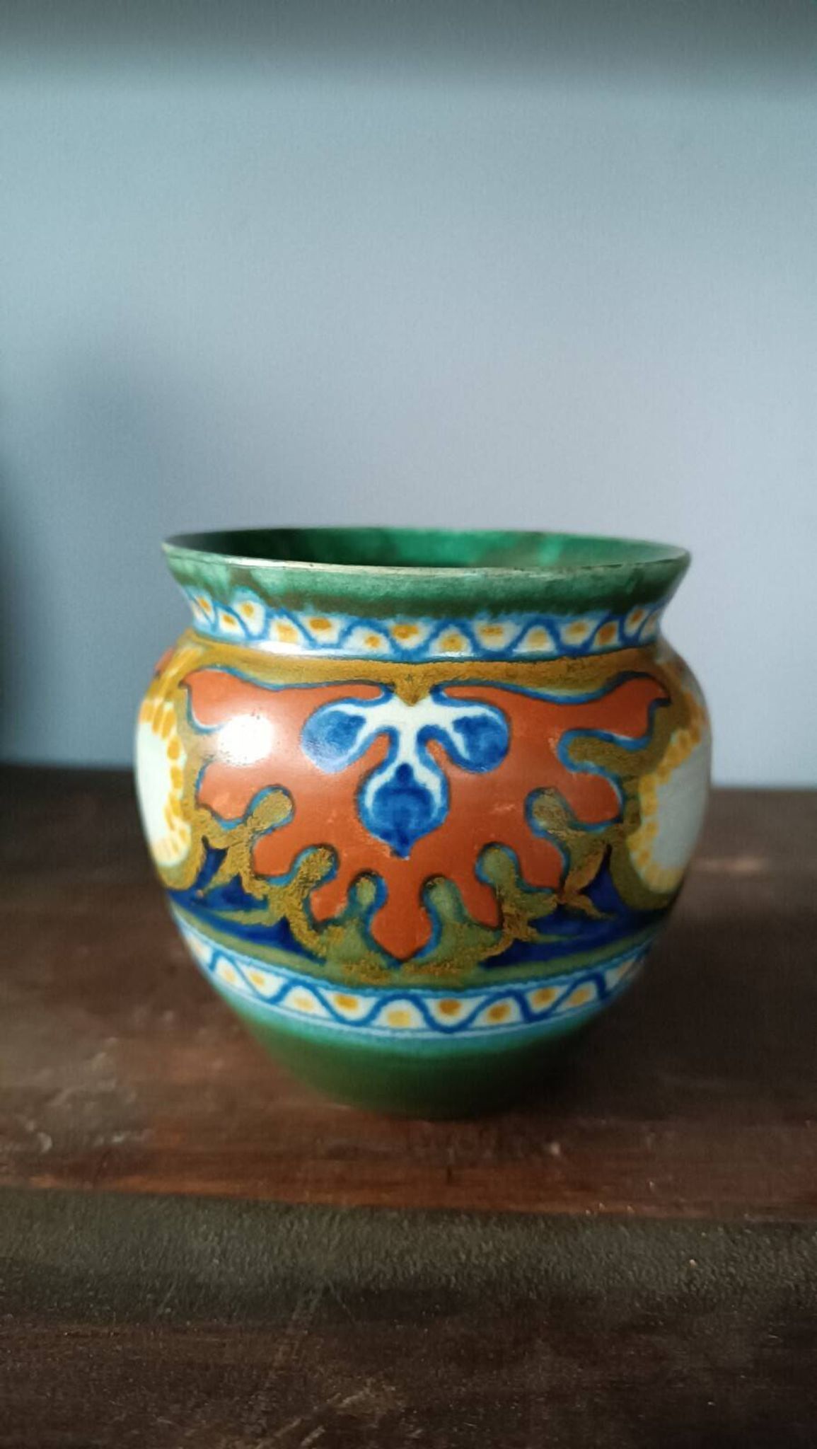 Ceramic vase manufactured by gouda liberty, landia decor