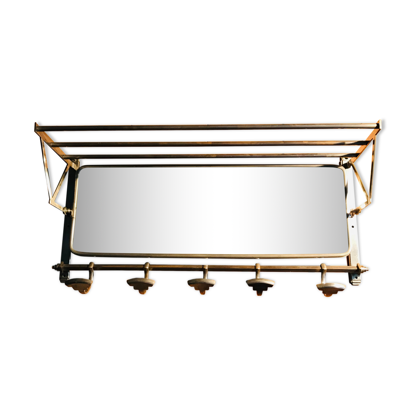 5 pads and an art deco mirror