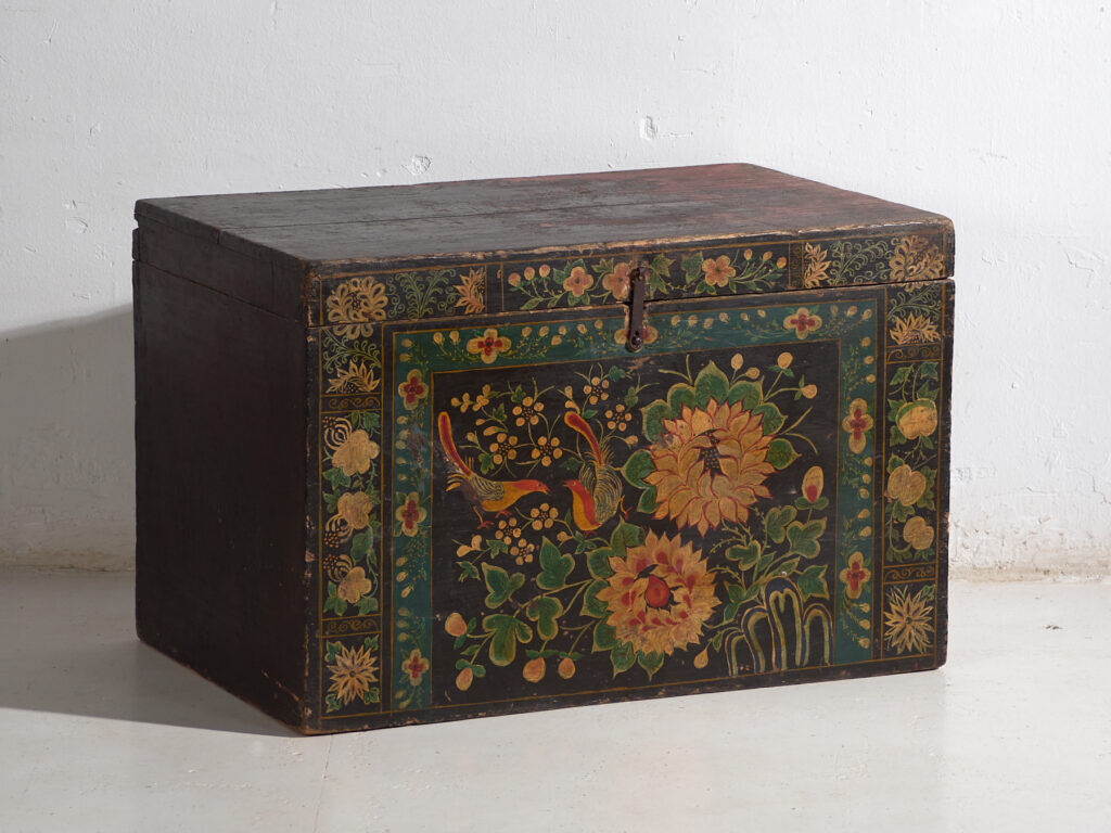 Antique Chinese chest painted in pine wood – China, circa 1900