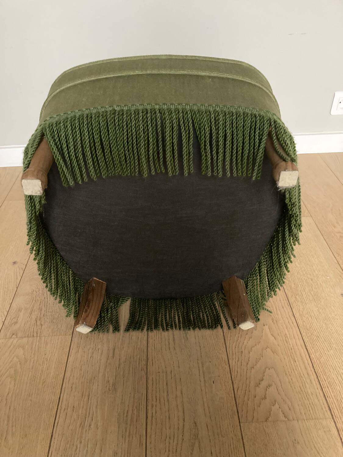 Toad velvet armchair