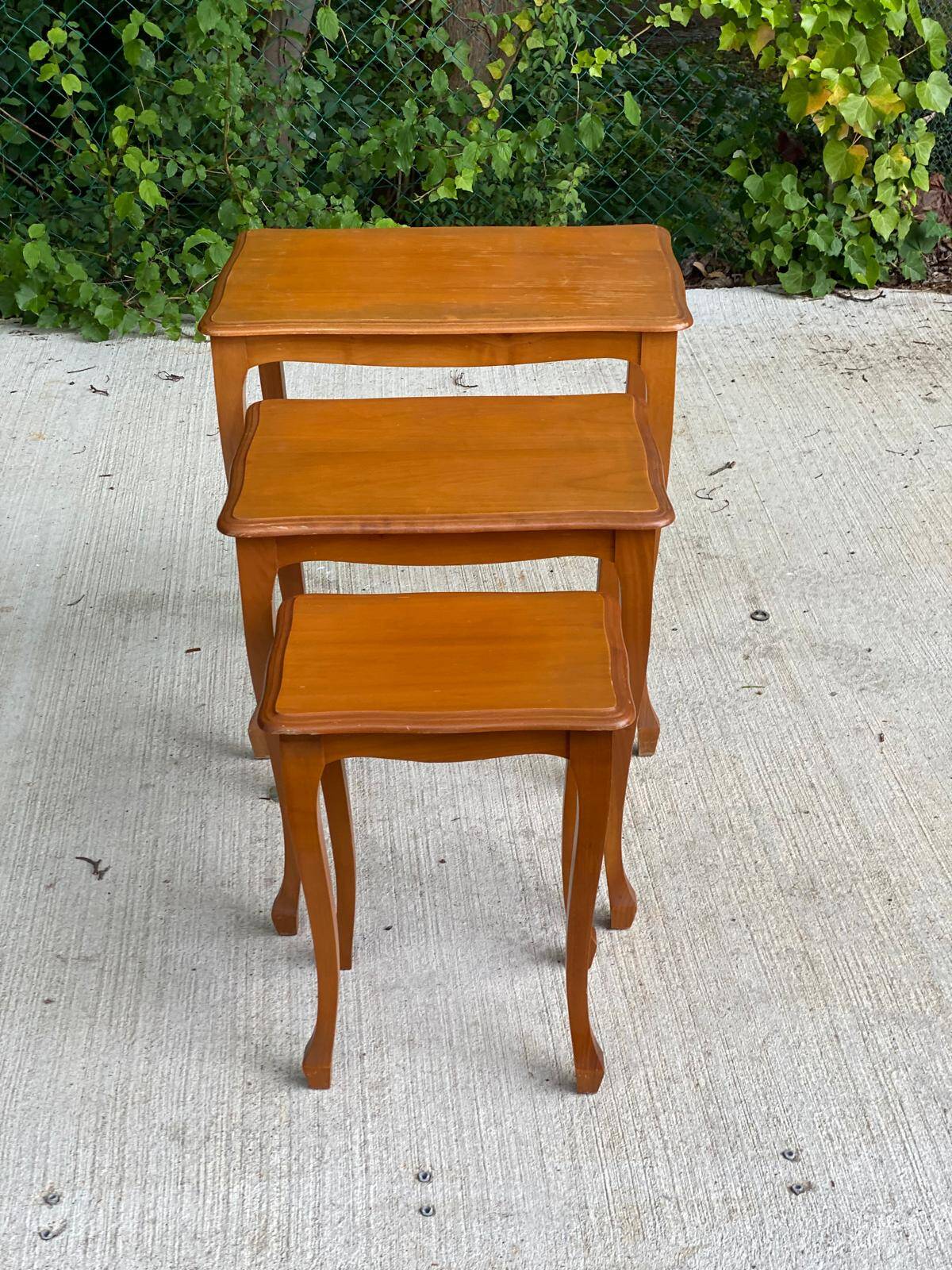 3 Louis XV solid wood nesting coffee tables